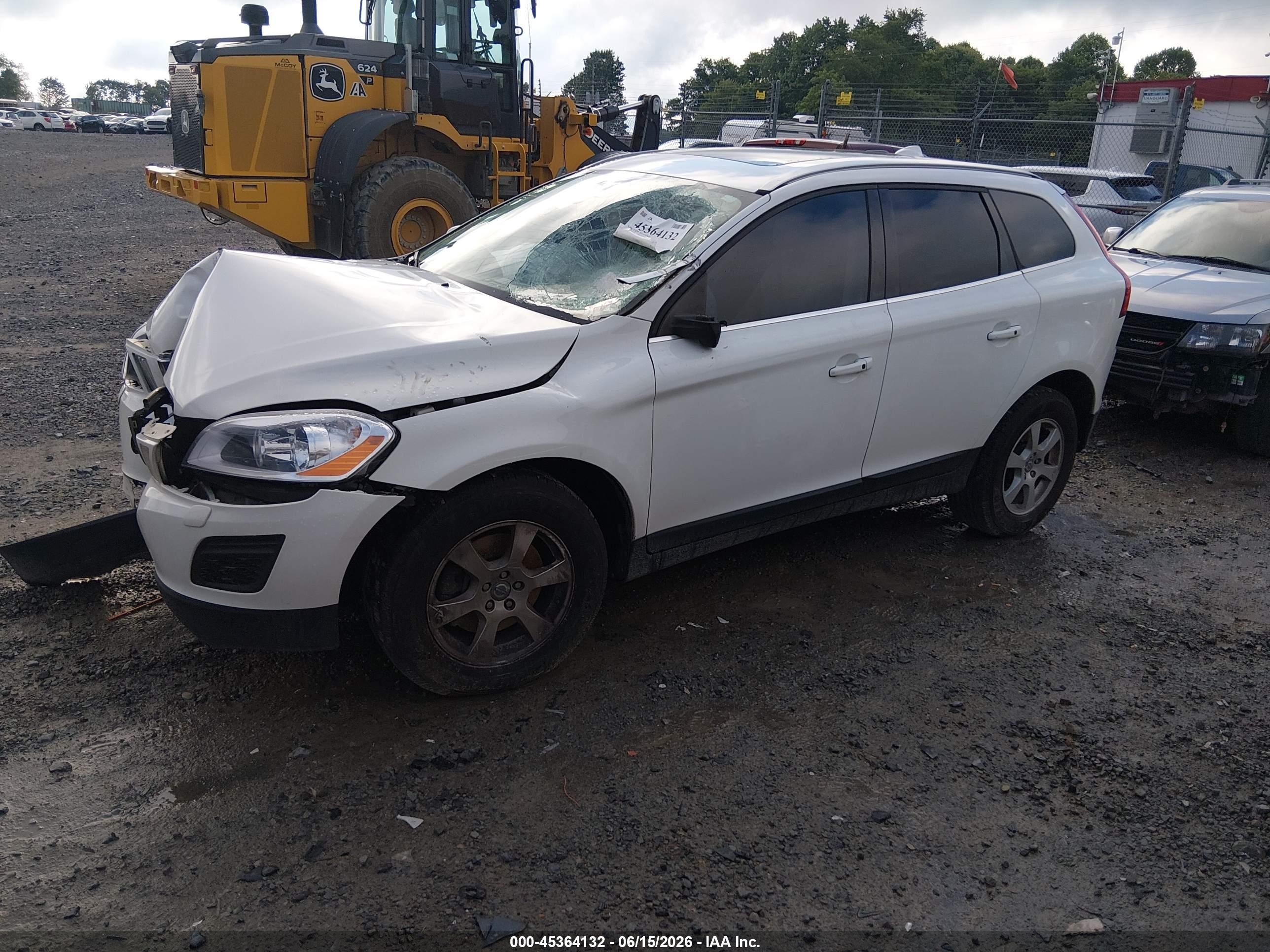 2011 Volvo Xc60 3.2 White vin: YV4952DZ8B2220052