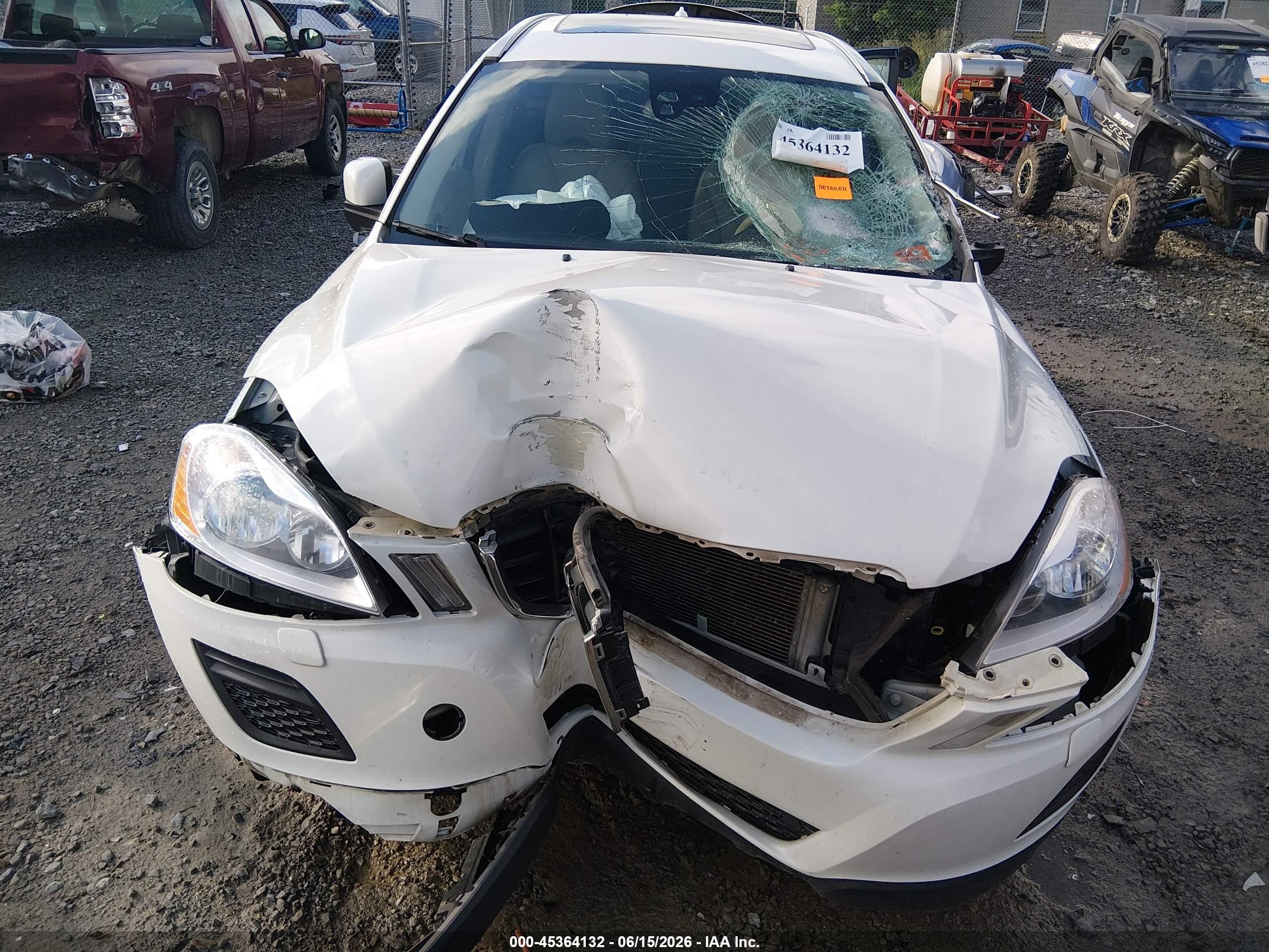 2011 Volvo Xc60 3.2 White vin: YV4952DZ8B2220052