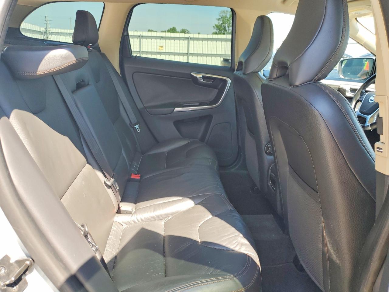 2012 Volvo Xc60 3.2 Silver vin: YV4952DZ8C2346977