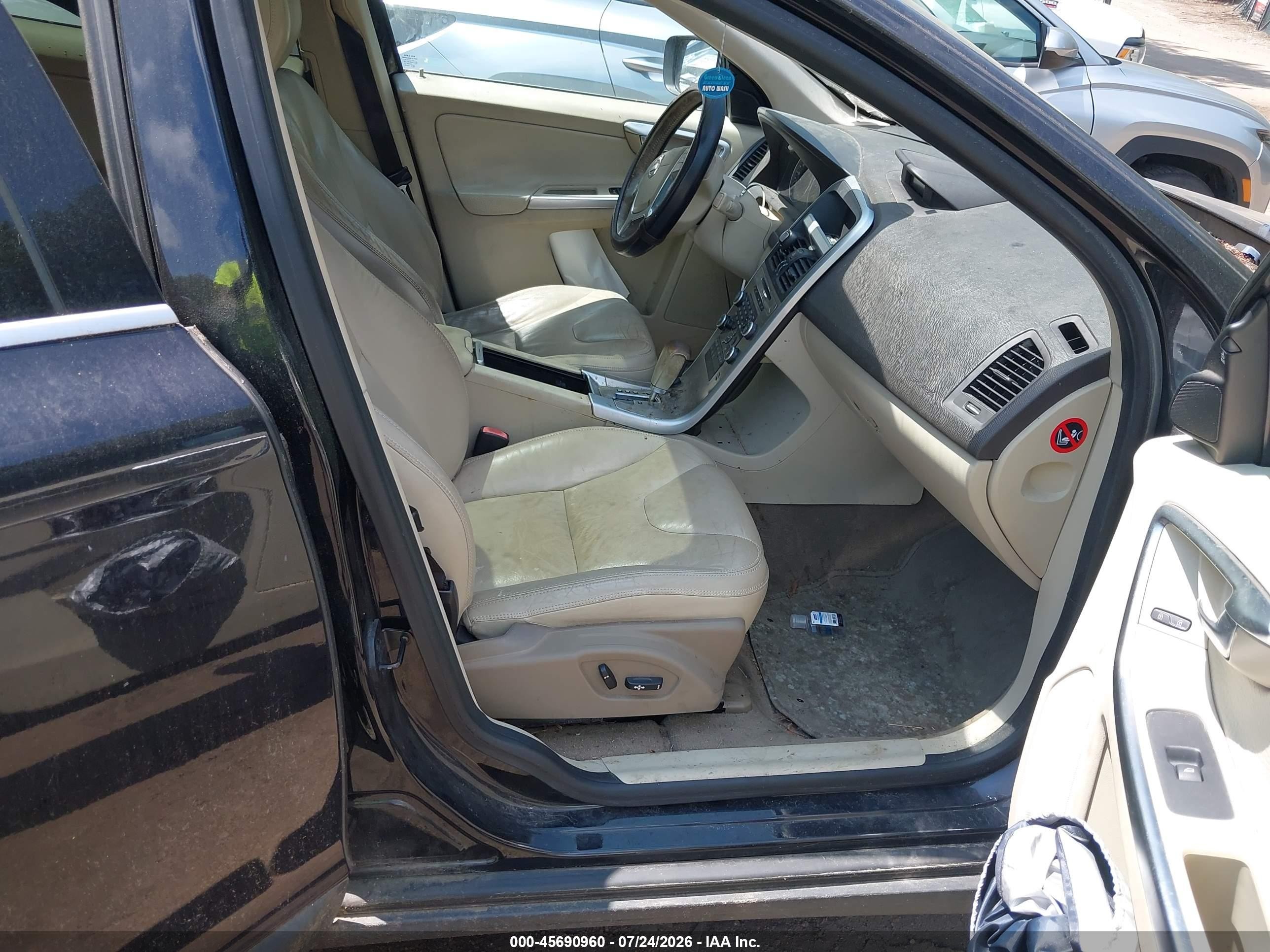 2011 Volvo Xc60 3.2/3.2 R-design Черный vin: YV4952DZ9B2163120