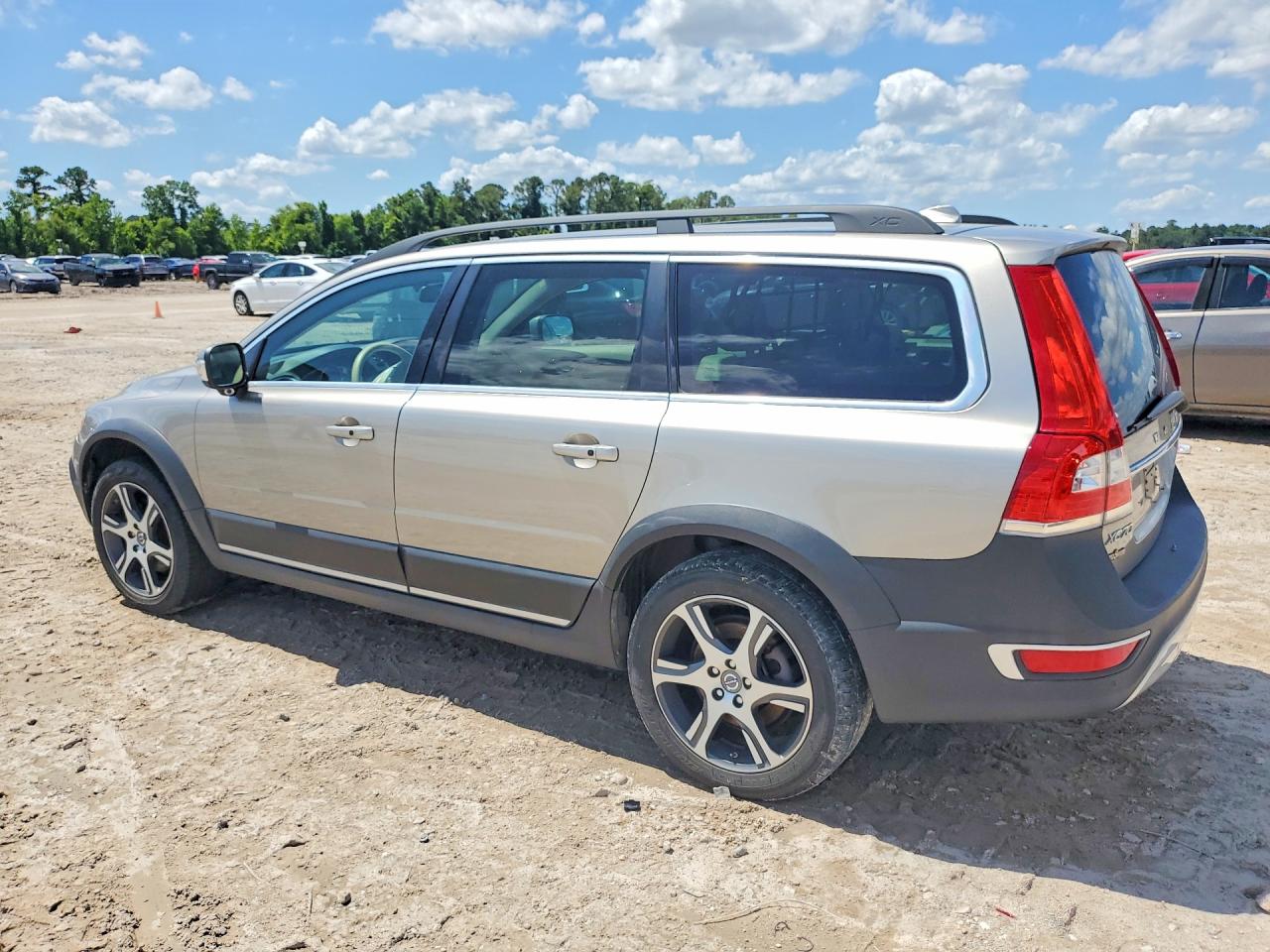 2015 Volvo Xc70 3.2 Platinum Beige vin: YV4952ND2F1198760