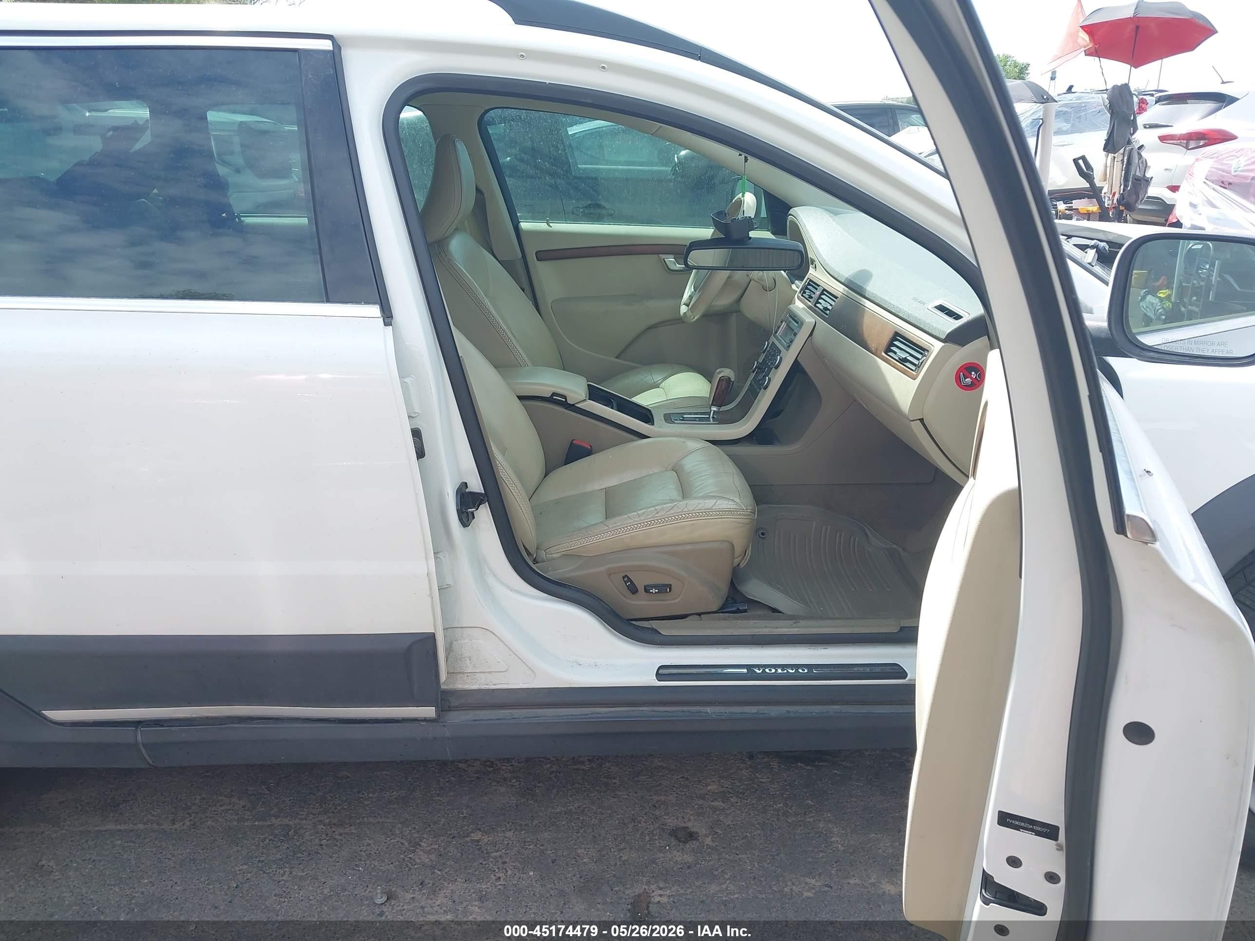 2010 Volvo Xc70 3.2 White vin: YV4960BZ0A1090177