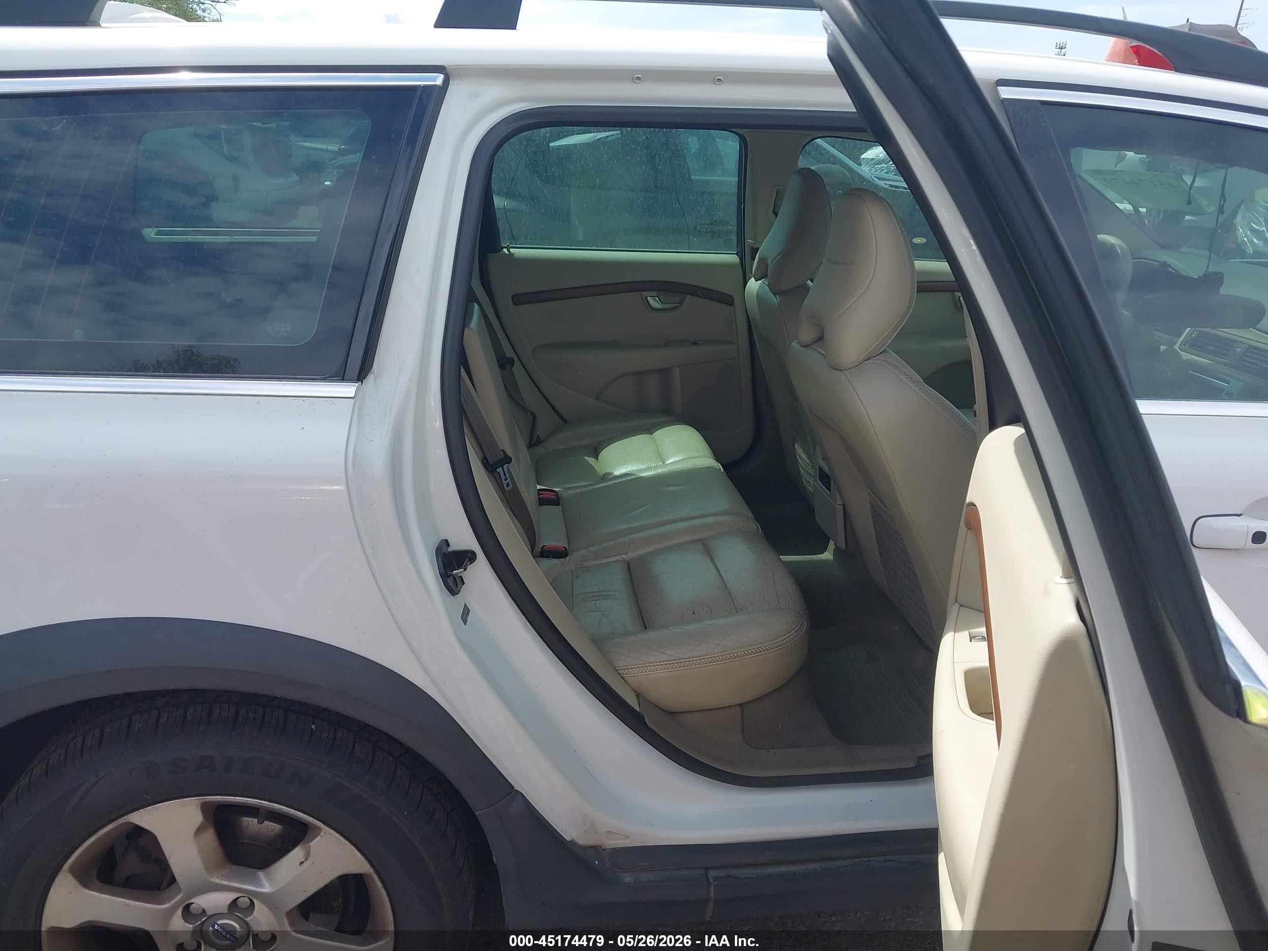 2010 Volvo Xc70 3.2 White vin: YV4960BZ0A1090177