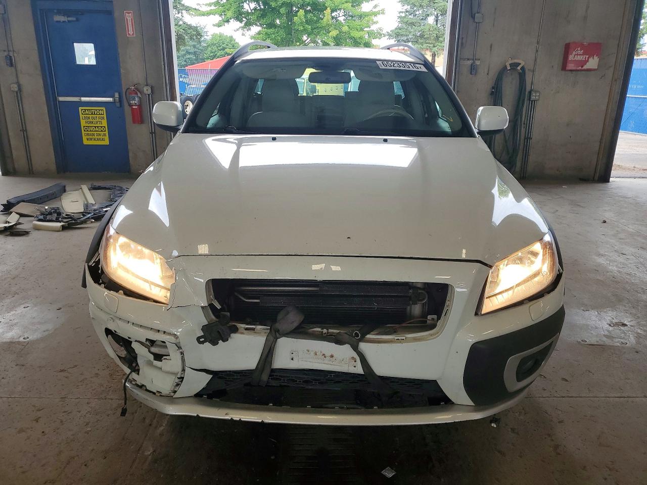 2010 Volvo Xc70 3.2 White vin: YV4960BZ3A1085586