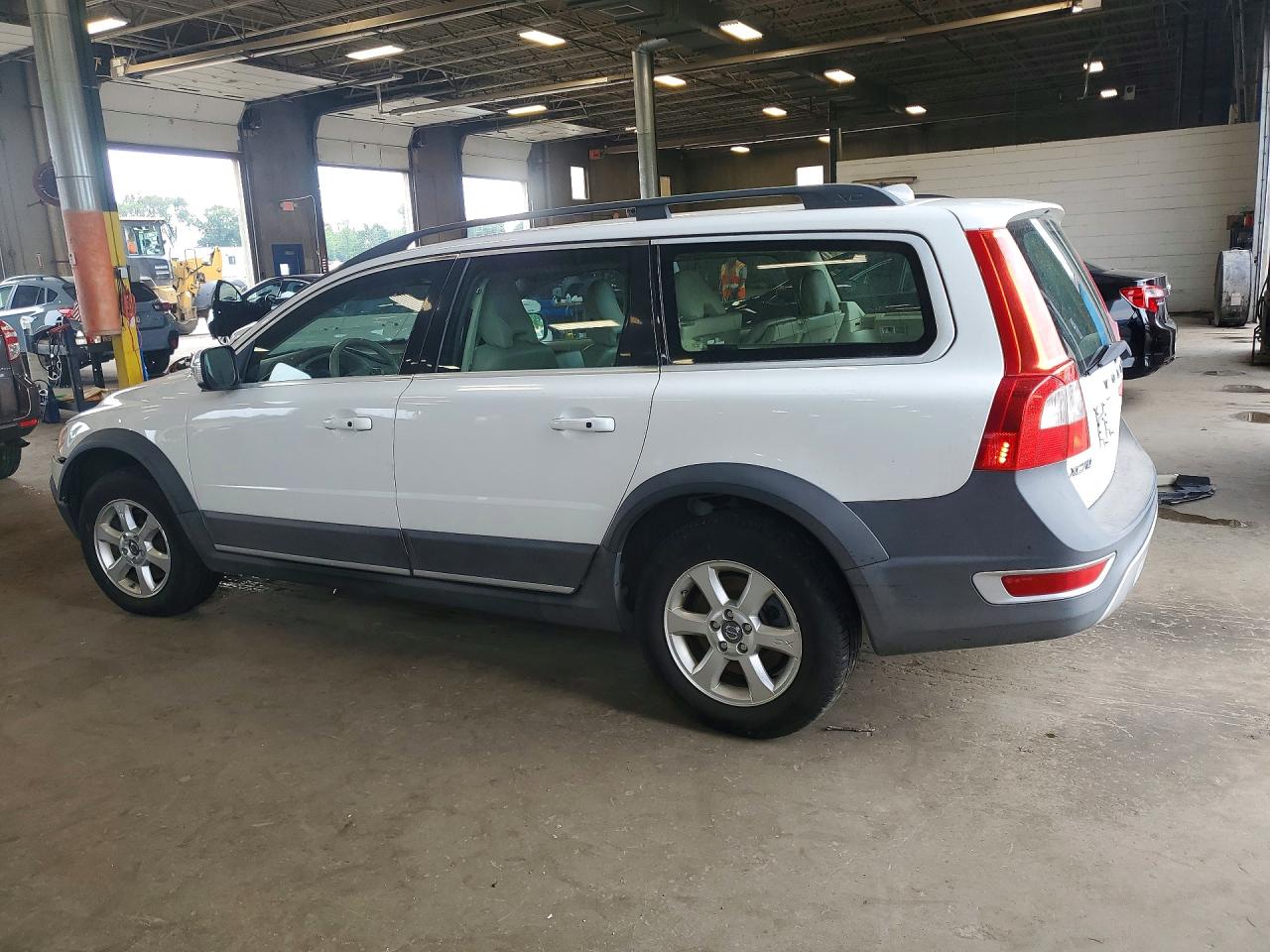 2010 Volvo Xc70 3.2 White vin: YV4960BZ3A1085586