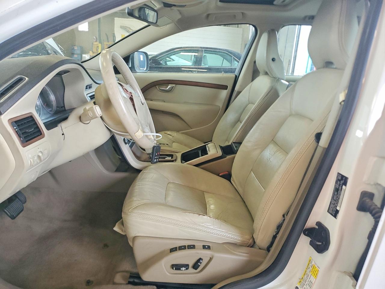 2010 Volvo Xc70 3.2 White vin: YV4960BZ3A1085586