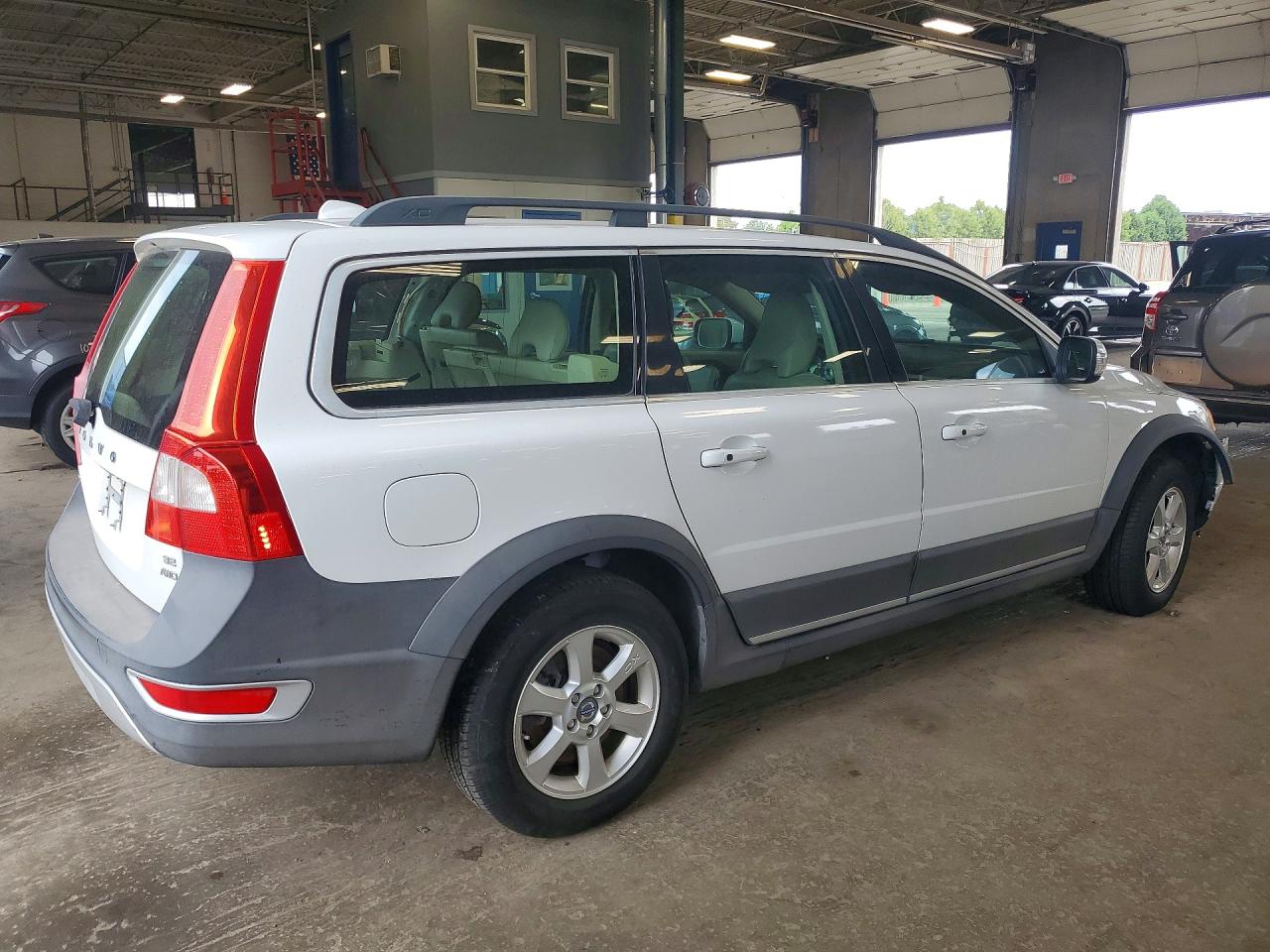 2010 Volvo Xc70 3.2 White vin: YV4960BZ3A1085586