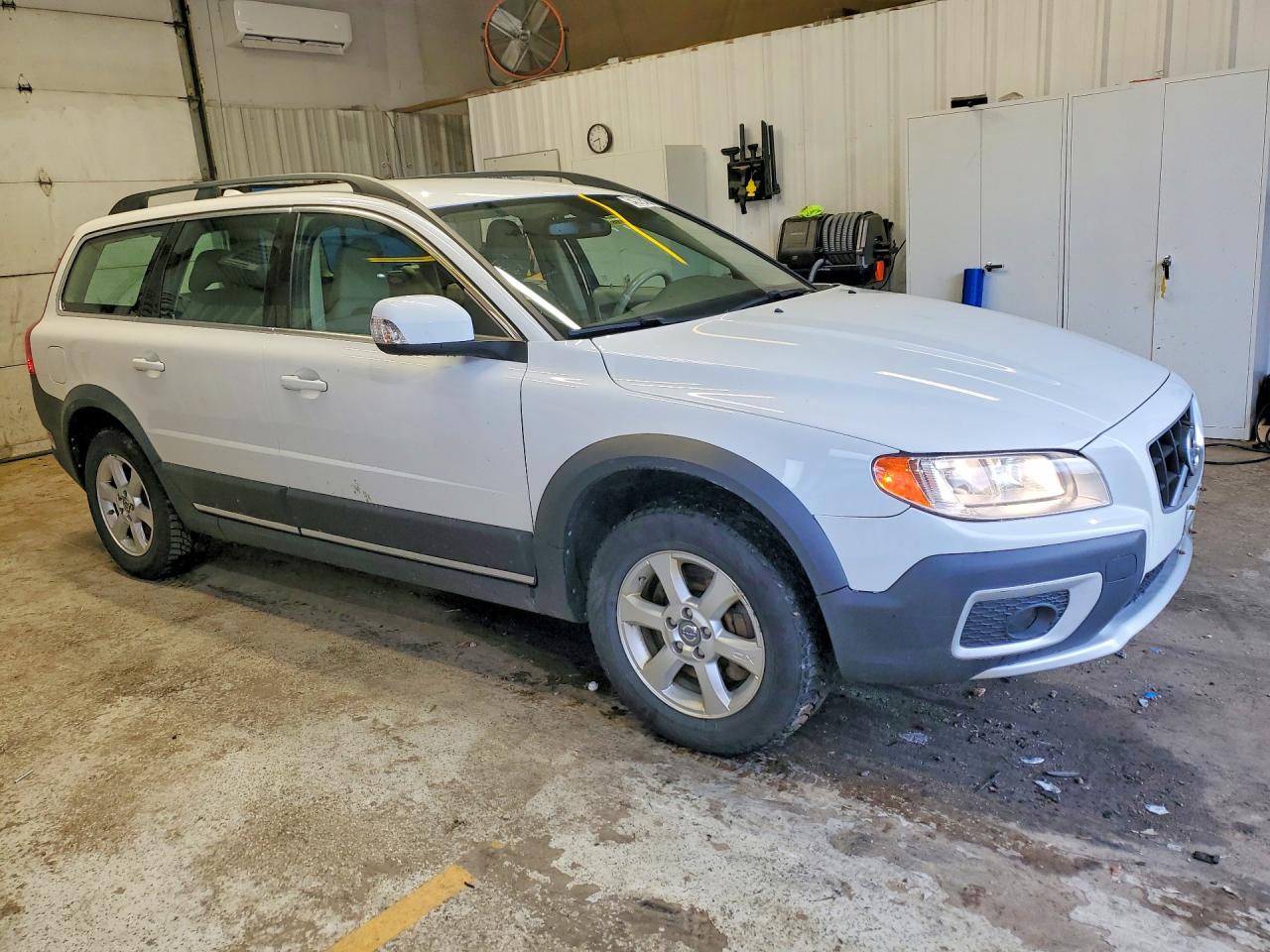 2010 Volvo Xc70 3.2 White vin: YV4960BZ6A1079748