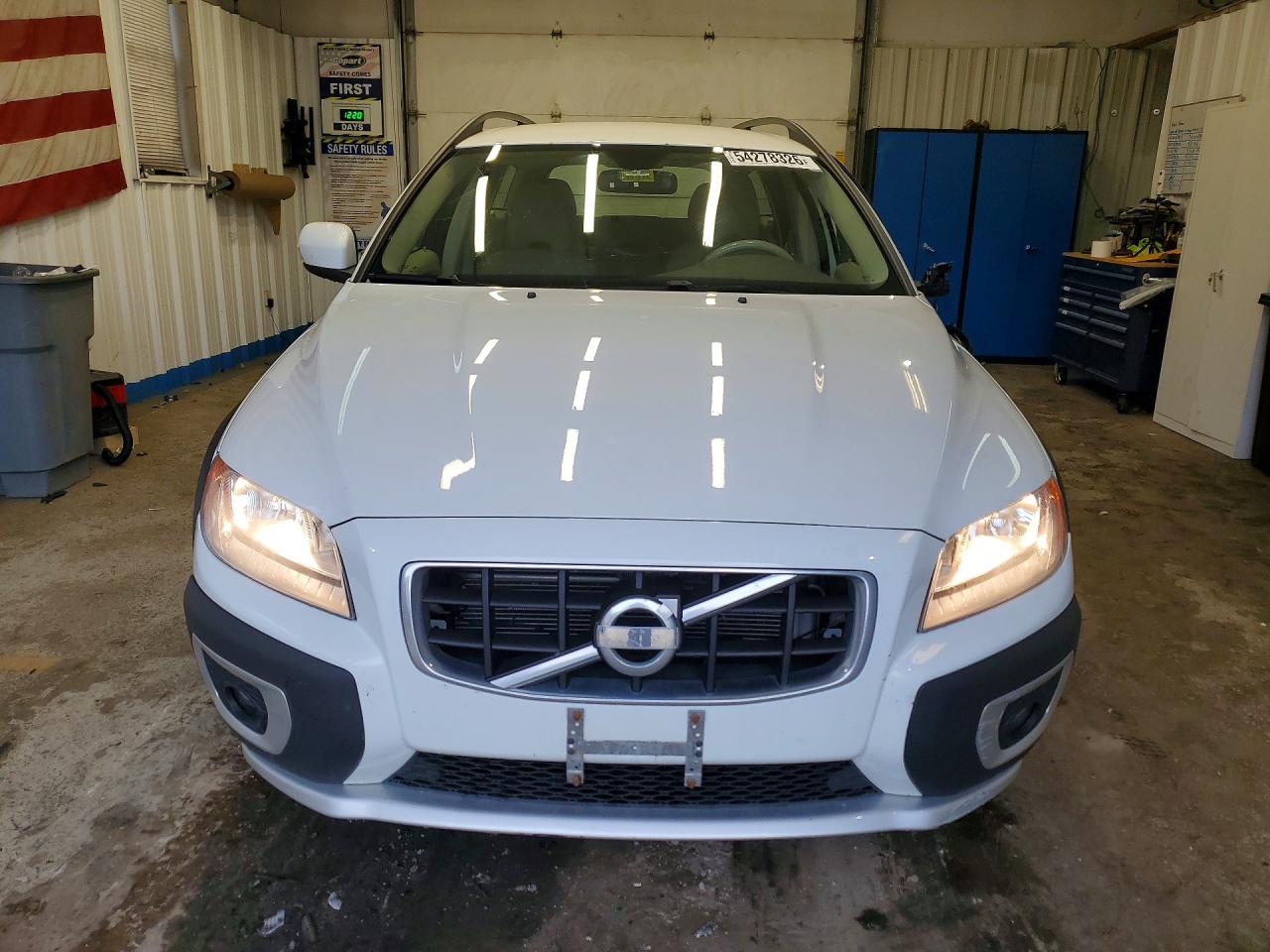 2010 Volvo Xc70 3.2 White vin: YV4960BZ6A1079748