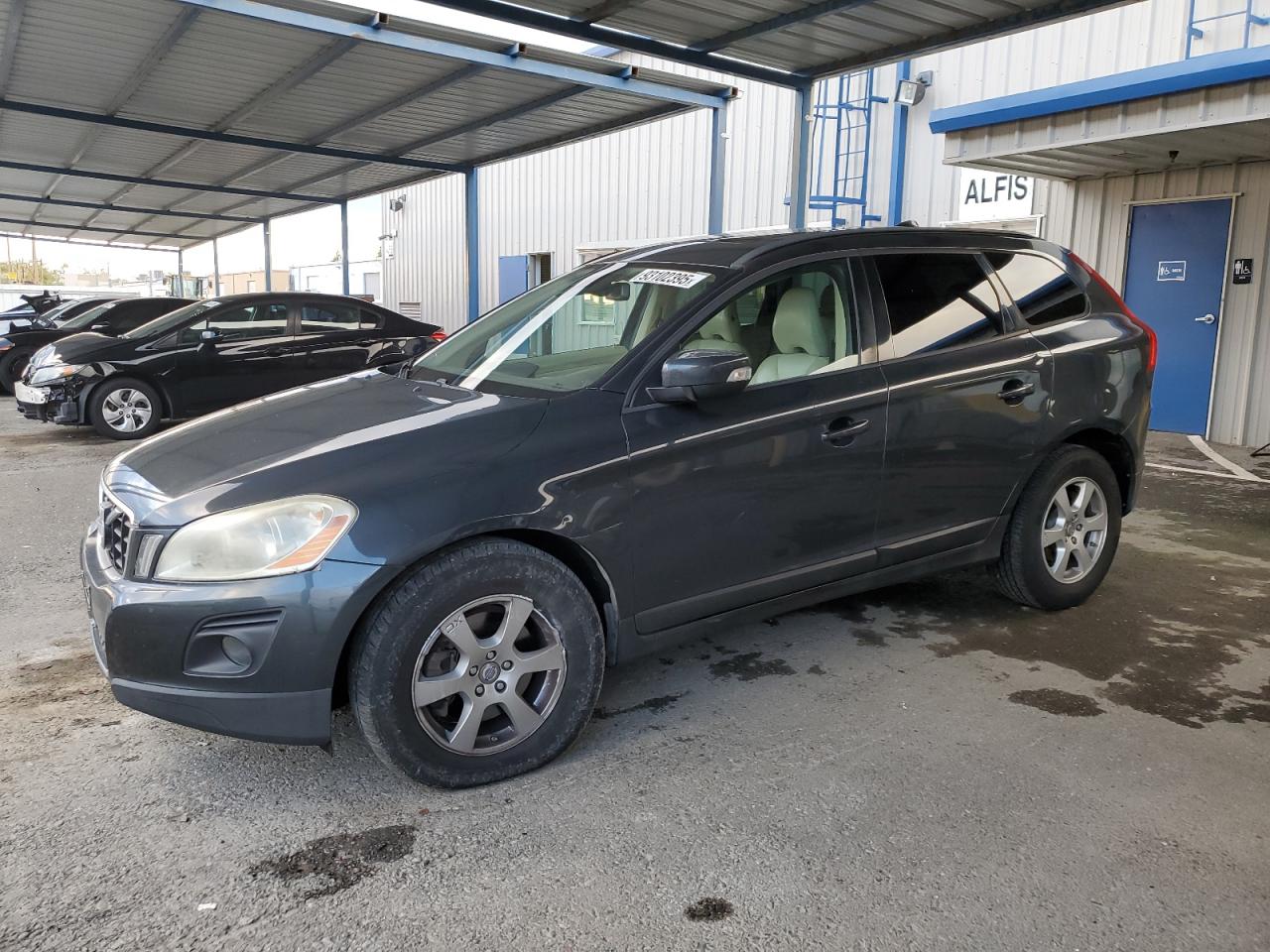 YV4960DL0A2099643