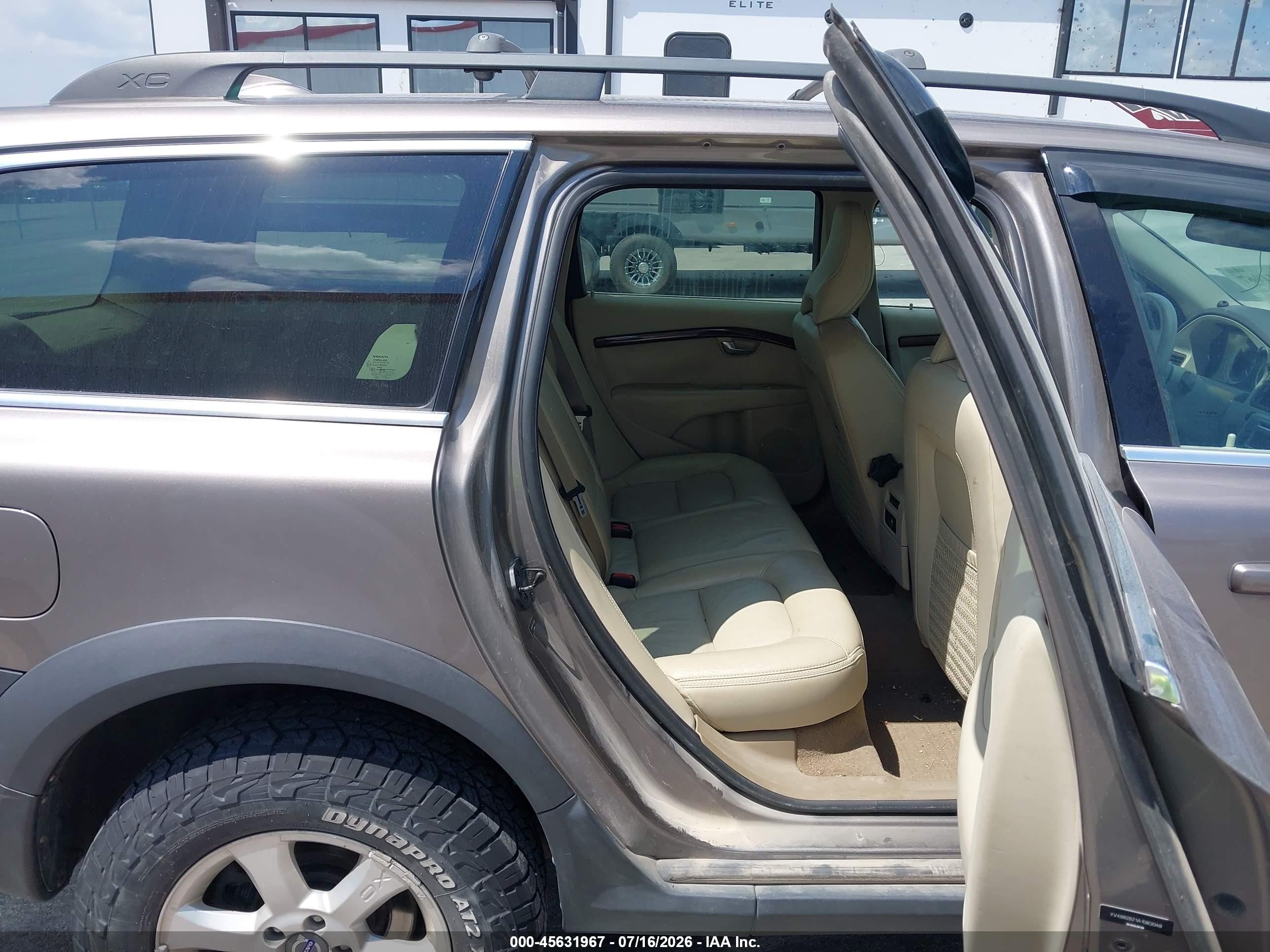 2010 Volvo Xc70 3.2 Brown vin: YV4982BZ1A1083048