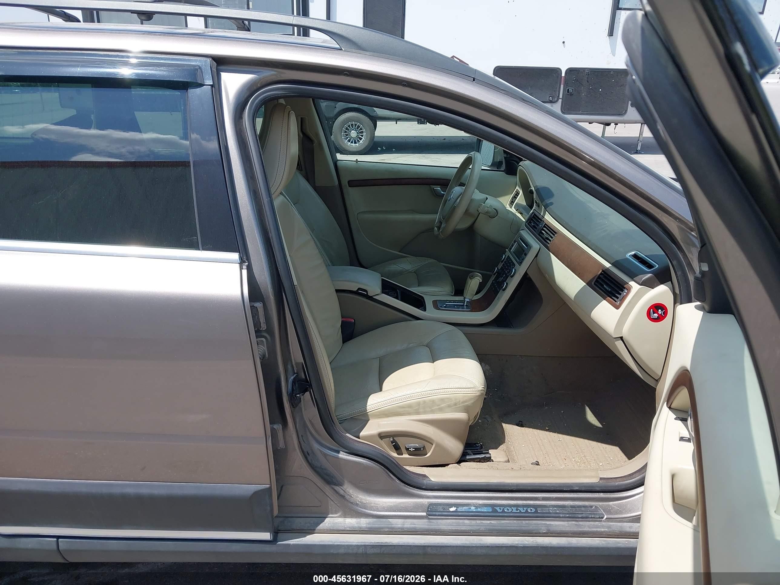 2010 Volvo Xc70 3.2 Brown vin: YV4982BZ1A1083048