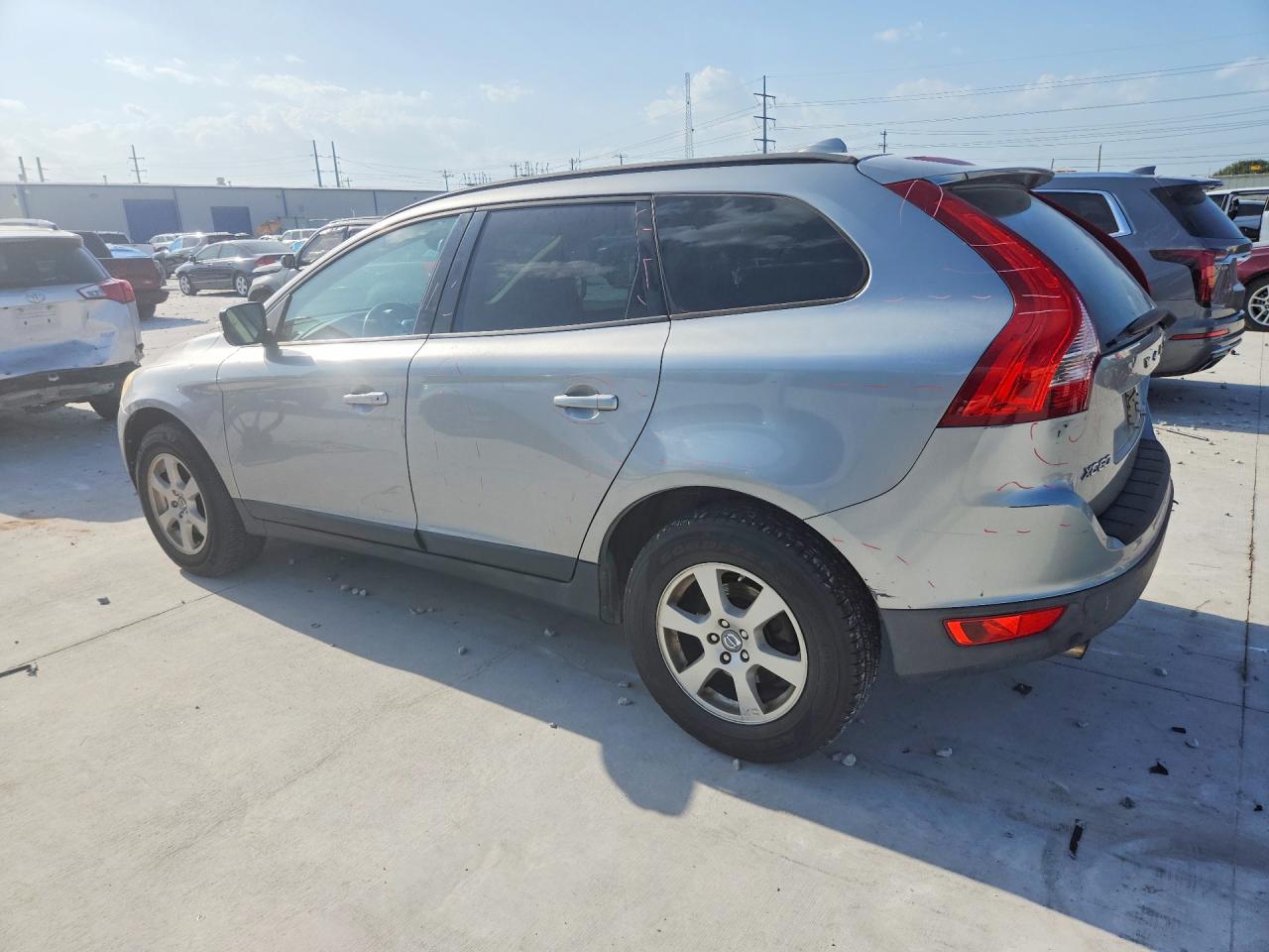 2010 Volvo Xc60 3.2 Серебряный vin: YV4982DL4A2077747