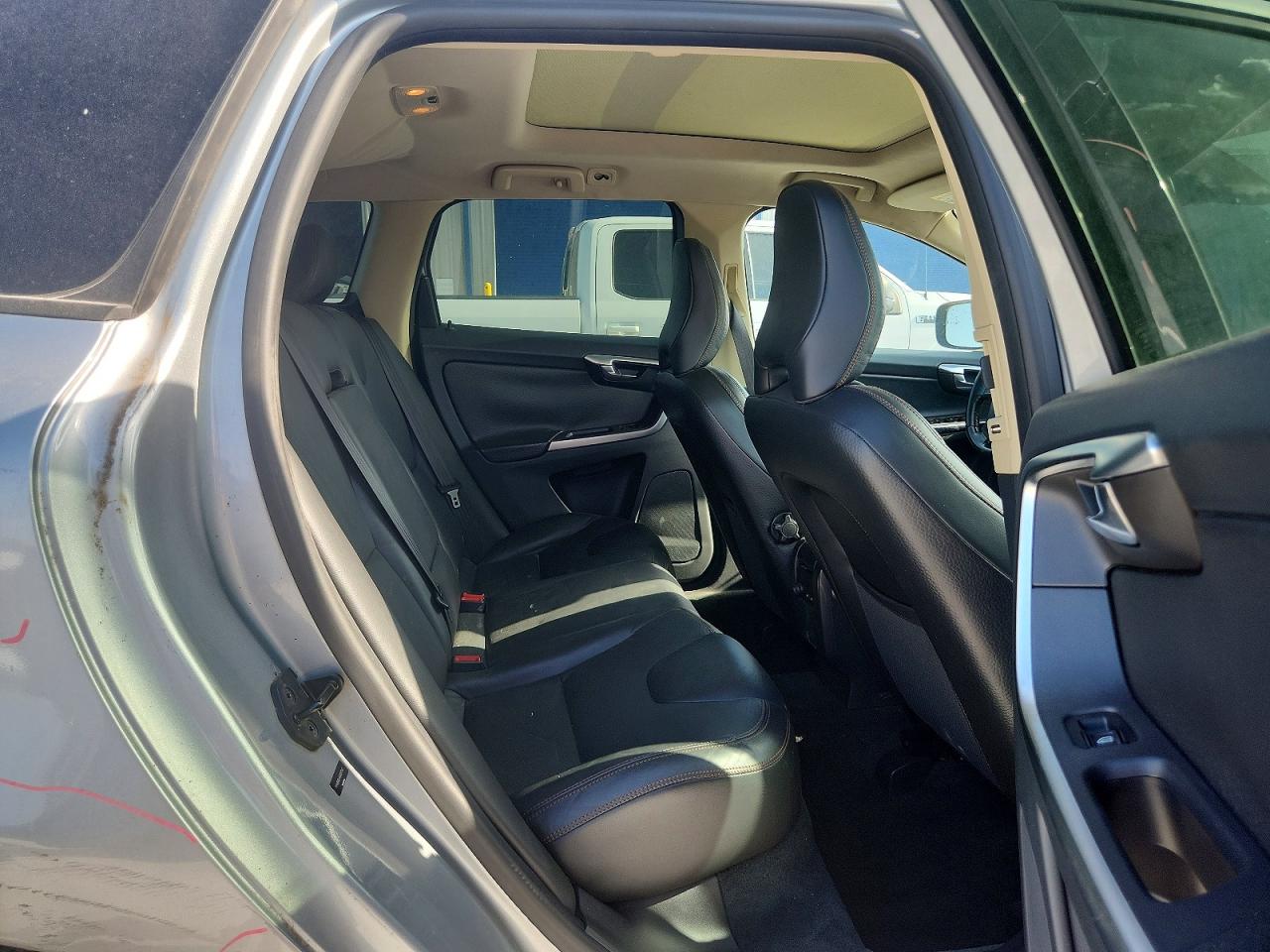 2010 Volvo Xc60 3.2 Серебряный vin: YV4982DL4A2077747