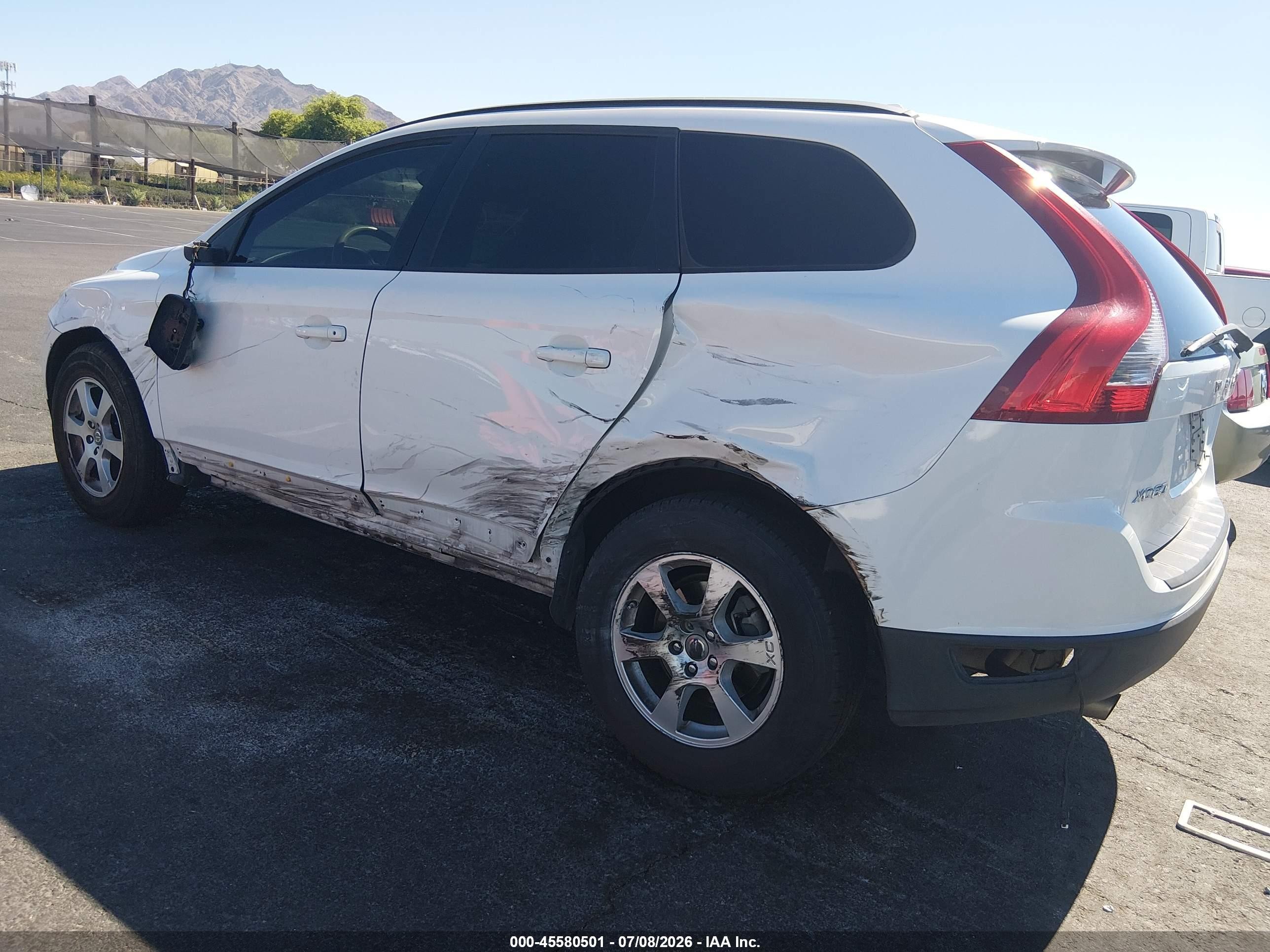2010 Volvo Xc60 3.2 Белый vin: YV4982DL9A2077498