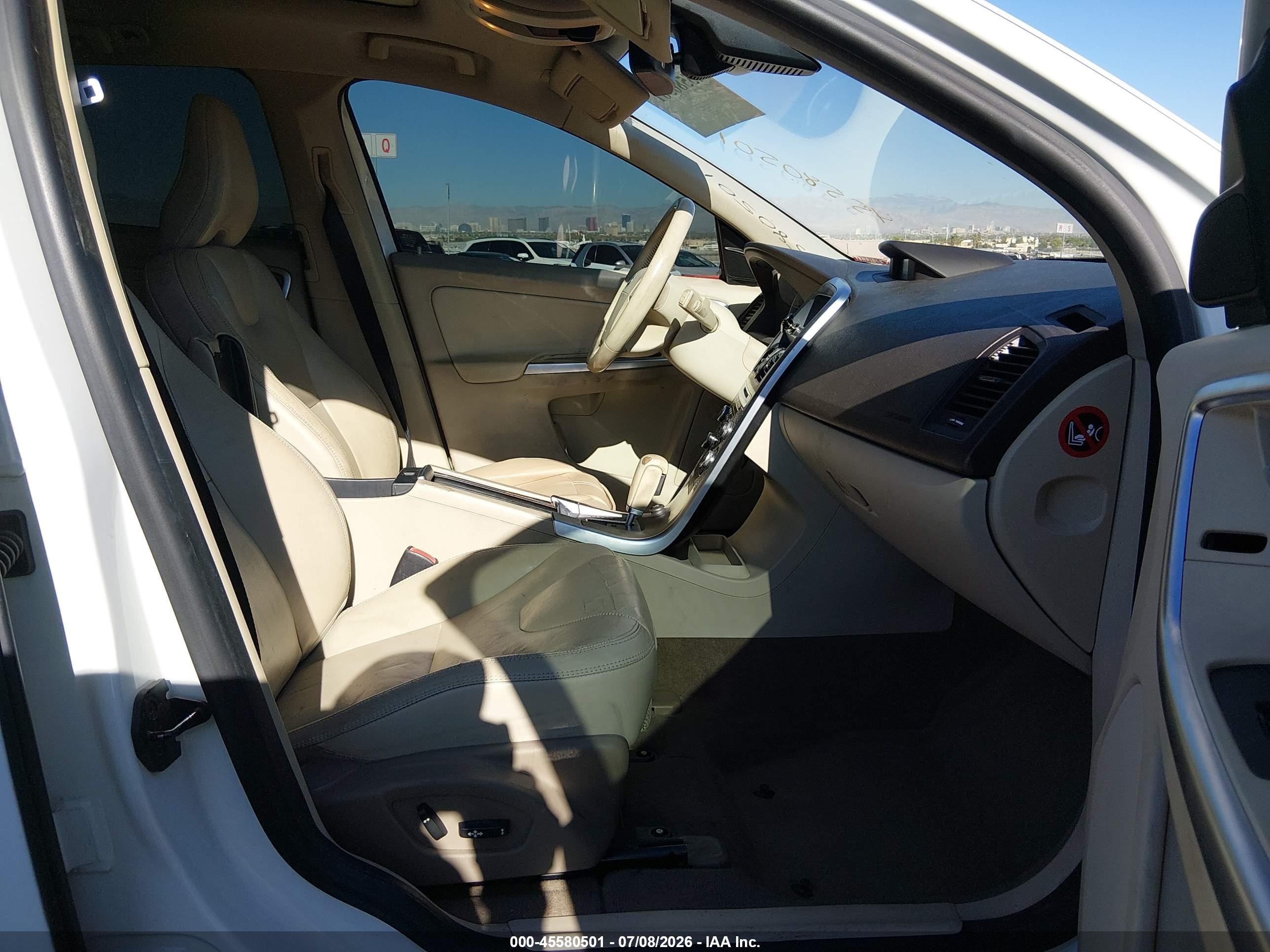 2010 Volvo Xc60 3.2 Белый vin: YV4982DL9A2077498