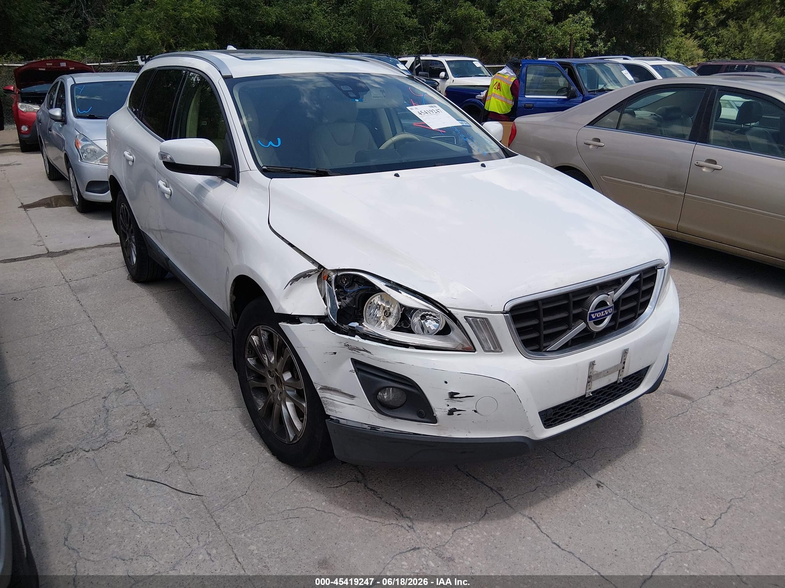2010 Volvo Xc60 T6/t6 R-design White vin: YV4992DZ2A2035403