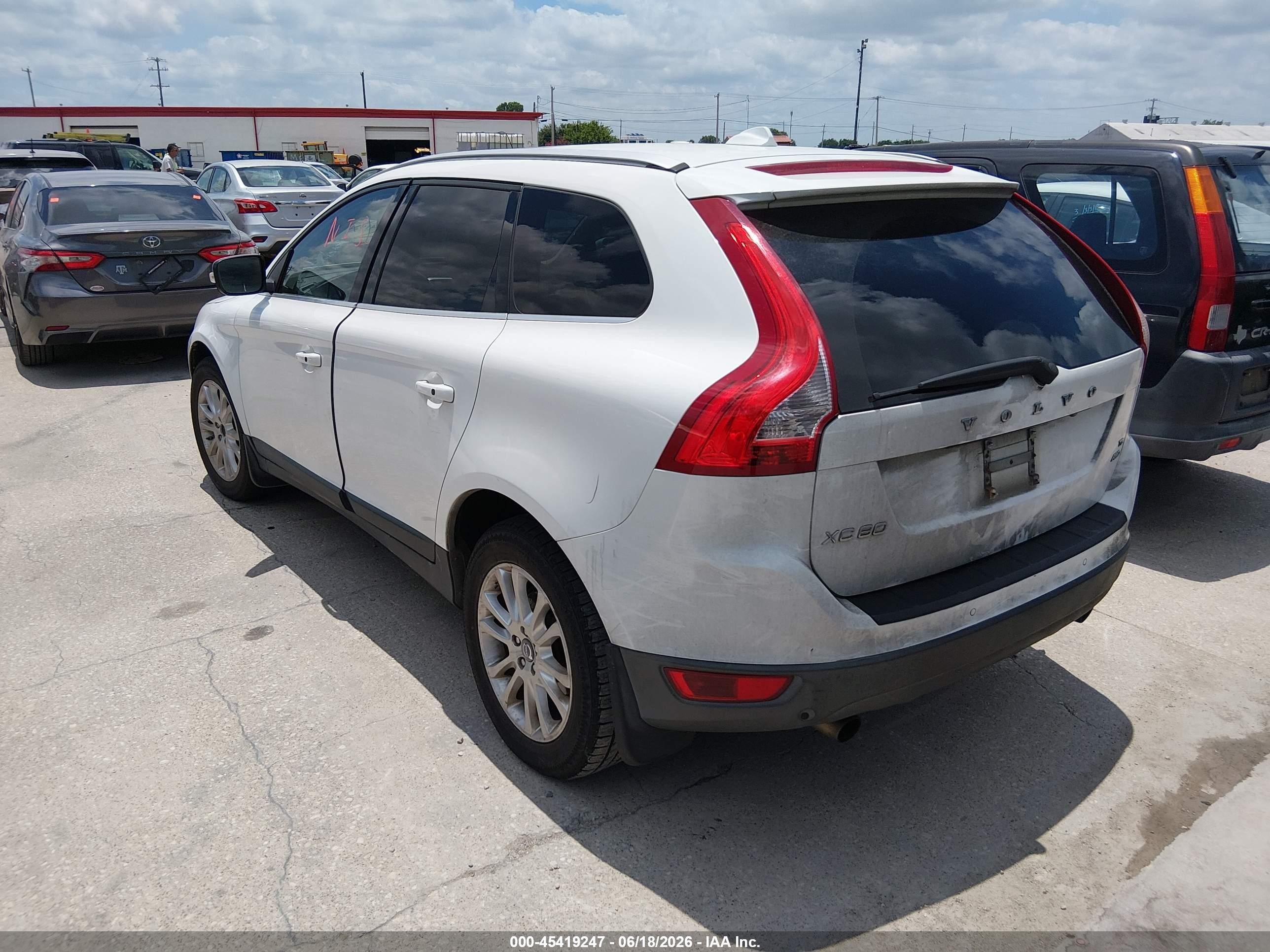 2010 Volvo Xc60 T6/t6 R-design White vin: YV4992DZ2A2035403
