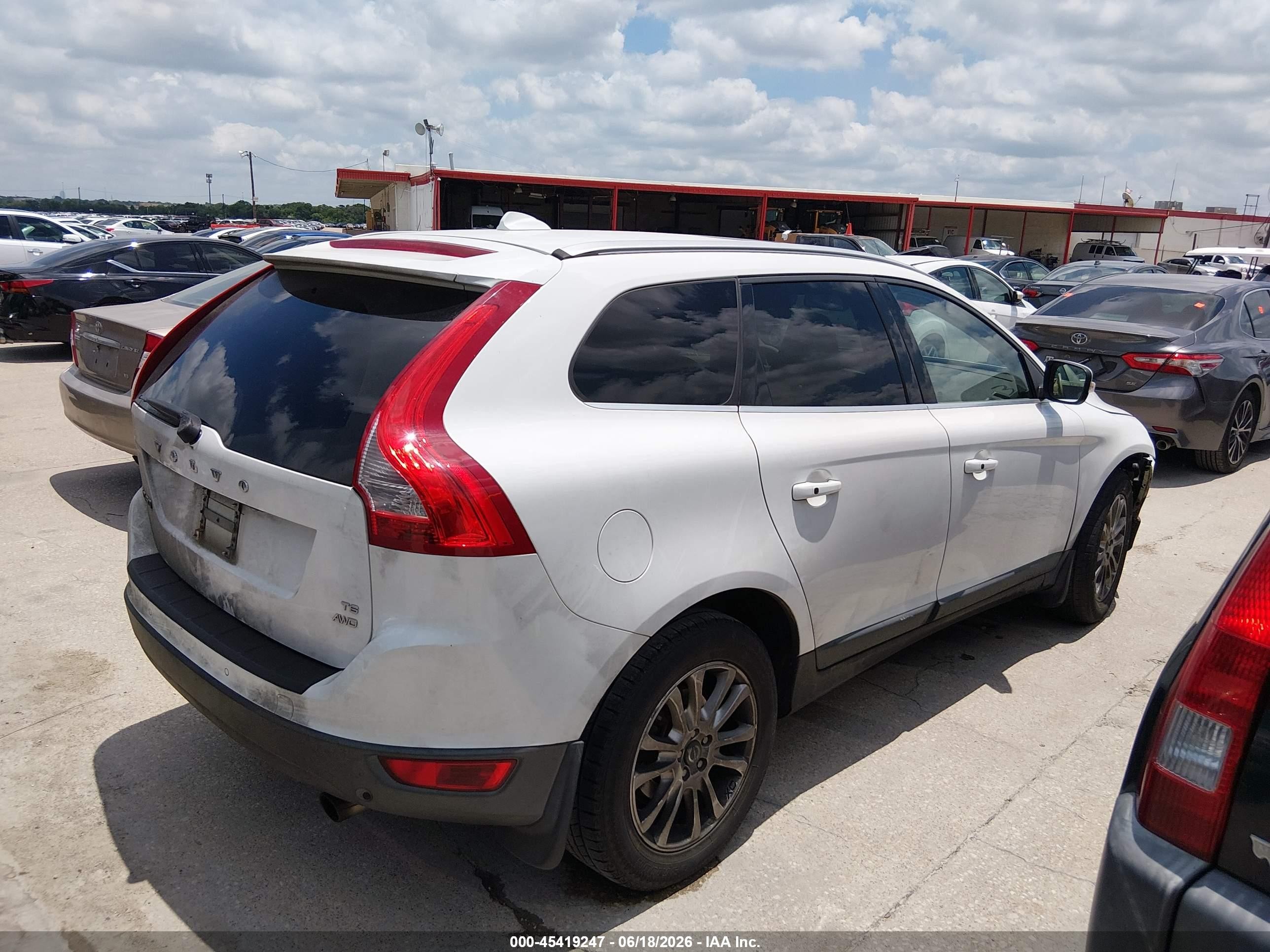 2010 Volvo Xc60 T6/t6 R-design White vin: YV4992DZ2A2035403