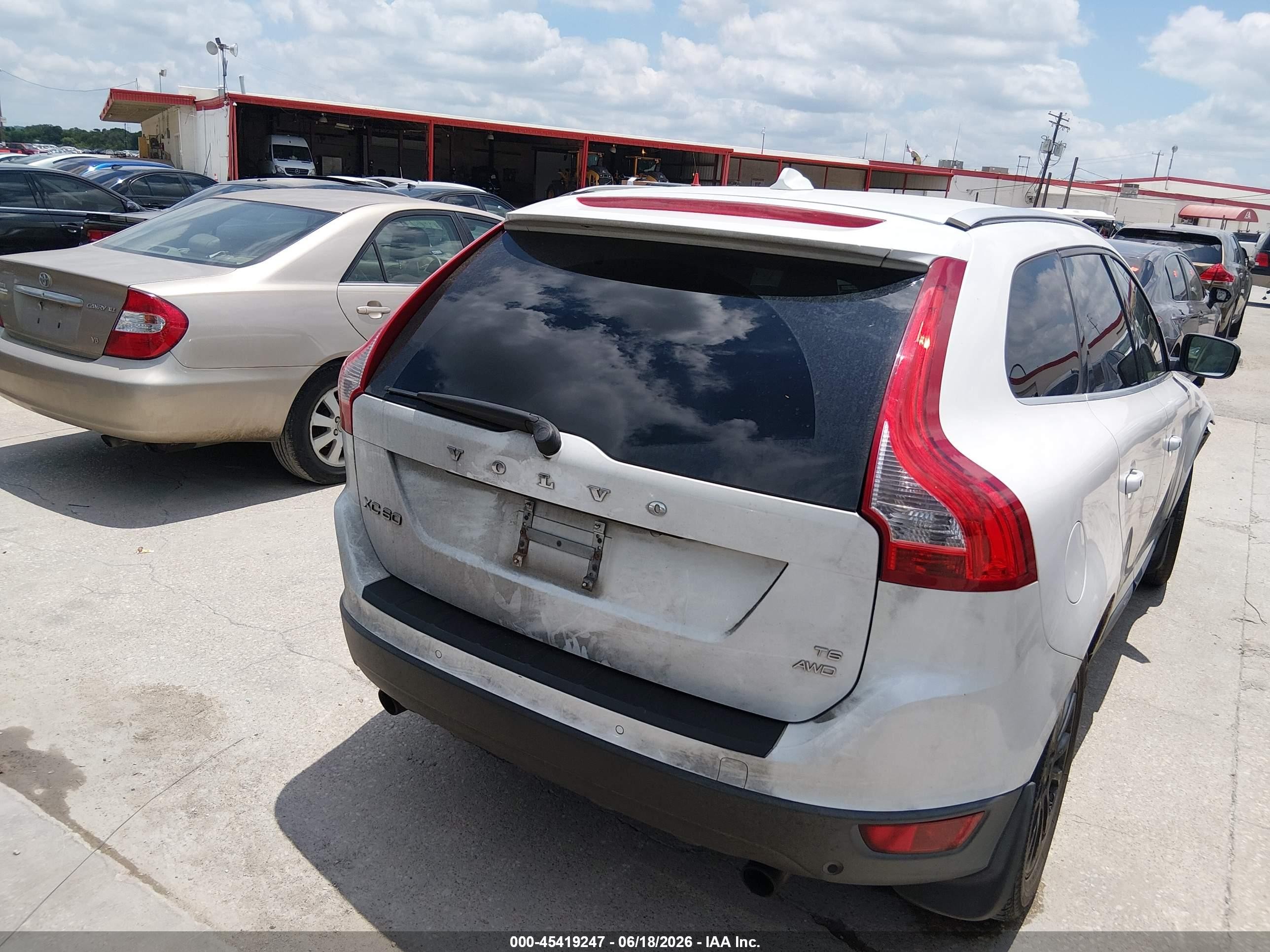 2010 Volvo Xc60 T6/t6 R-design White vin: YV4992DZ2A2035403