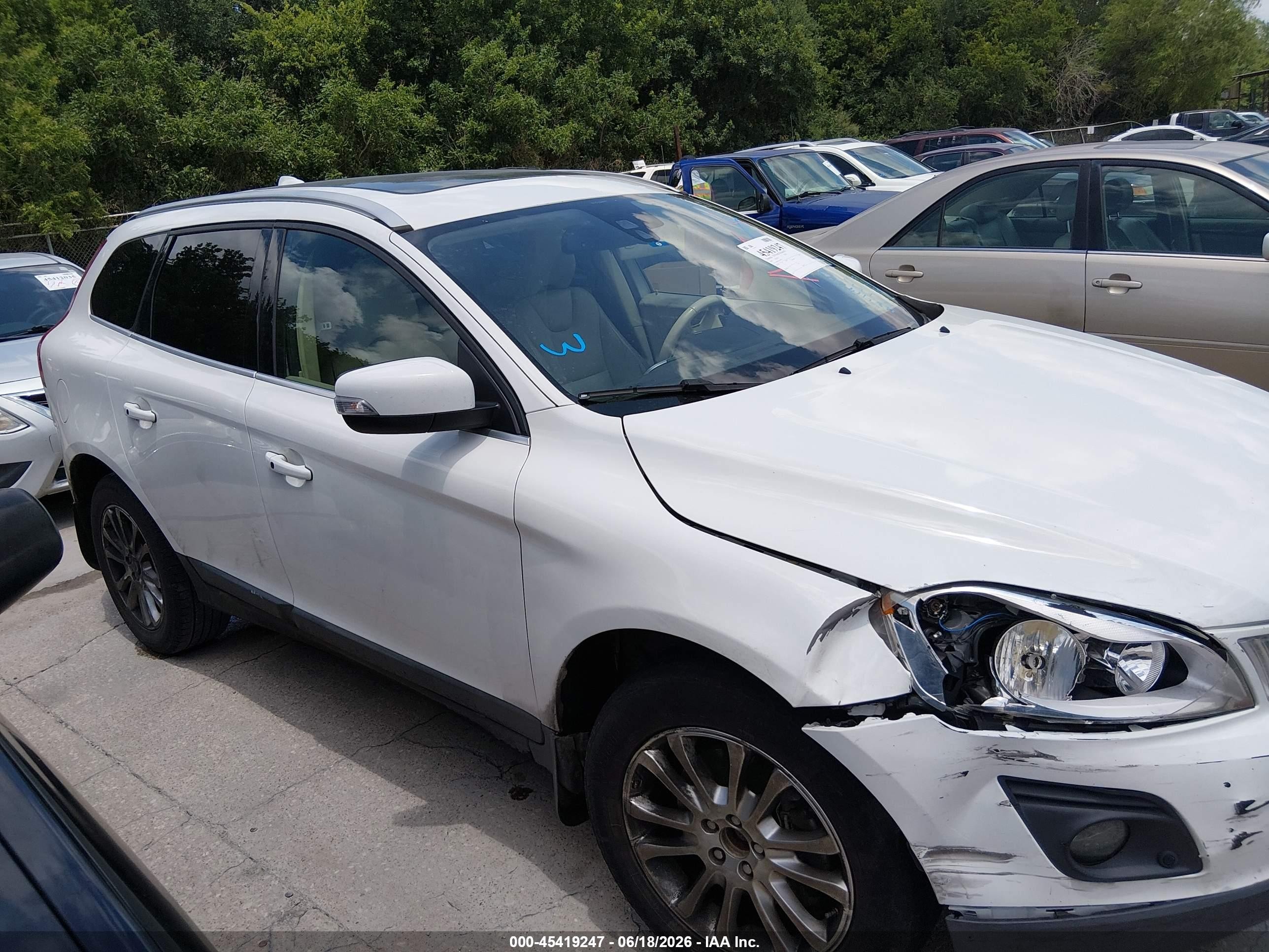 2010 Volvo Xc60 T6/t6 R-design White vin: YV4992DZ2A2035403