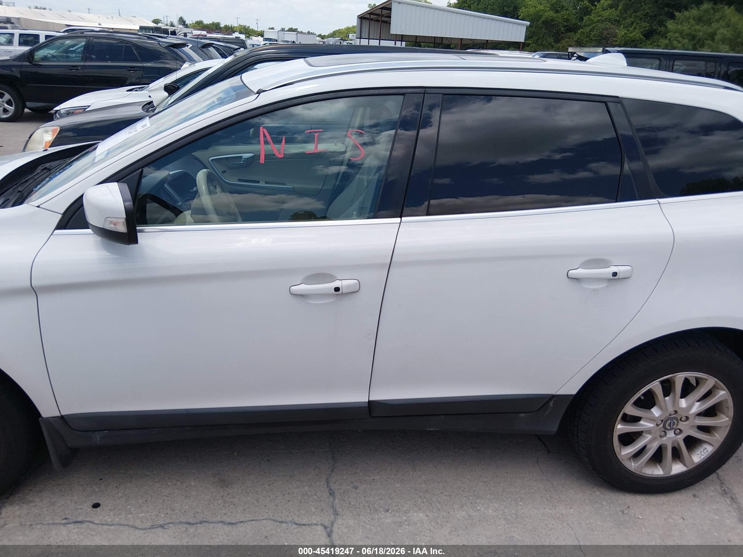 2010 Volvo Xc60 T6/t6 R-design White vin: YV4992DZ2A2035403
