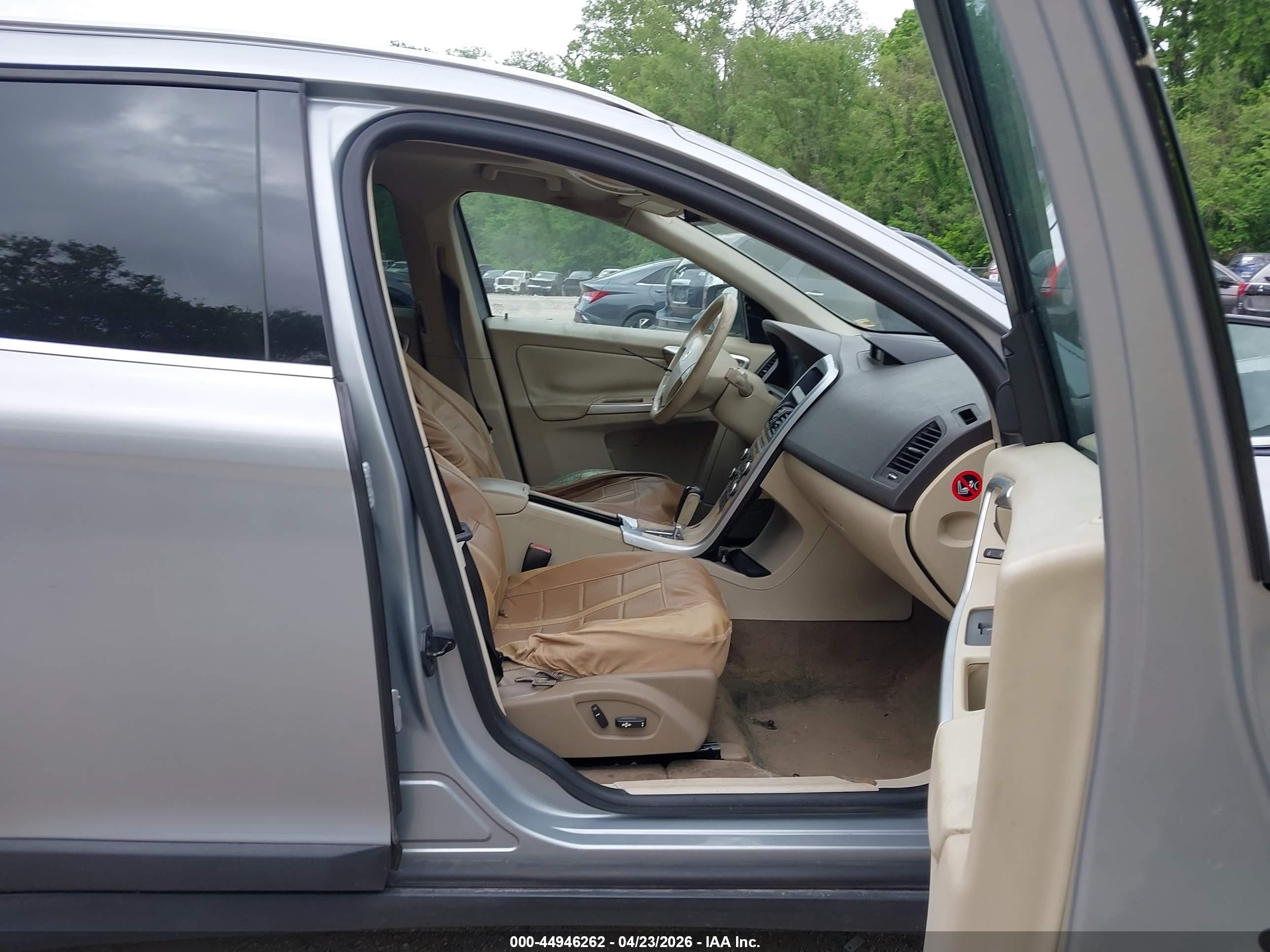 2010 Volvo Xc60 T6/t6 R-design Silver vin: YV4992DZ2A2086674