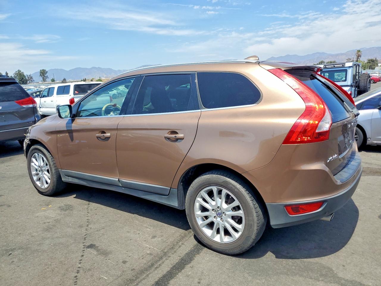 2010 Volvo Xc60 T6 Brown vin: YV4992DZ3A2019145