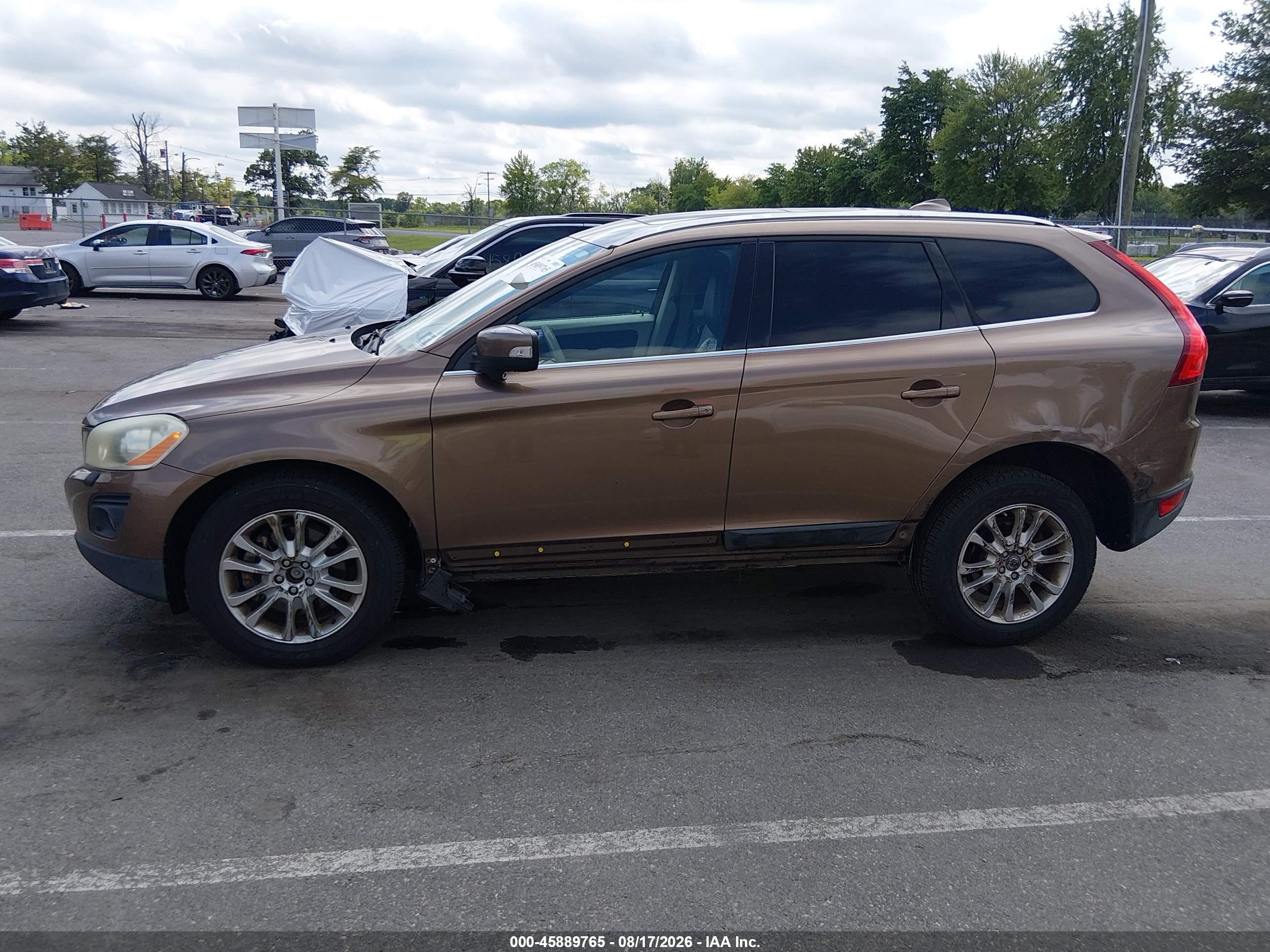 2010 Volvo Xc60 T6/t6 R-design Brown vin: YV4992DZ3A2019579