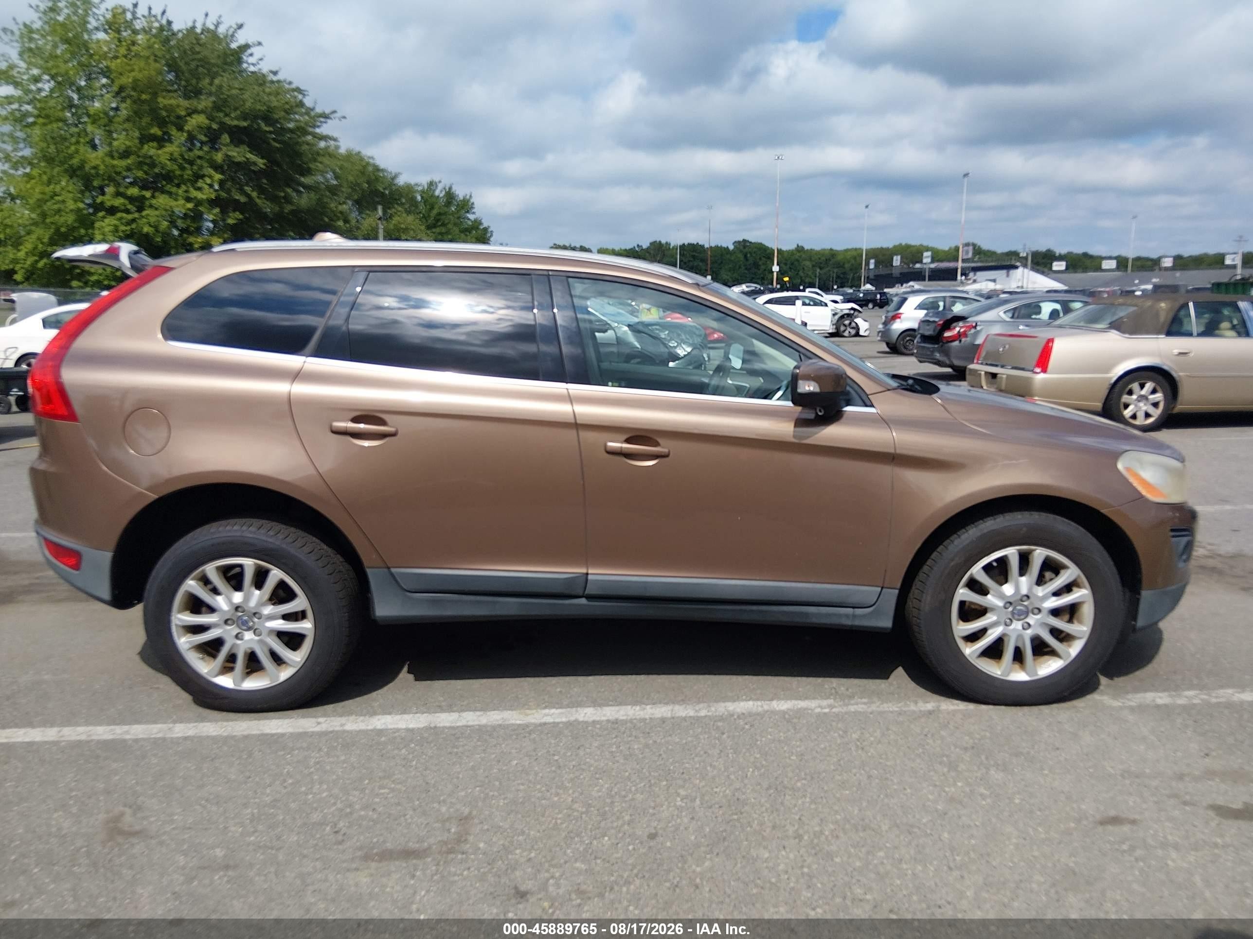 2010 Volvo Xc60 T6/t6 R-design Brown vin: YV4992DZ3A2019579