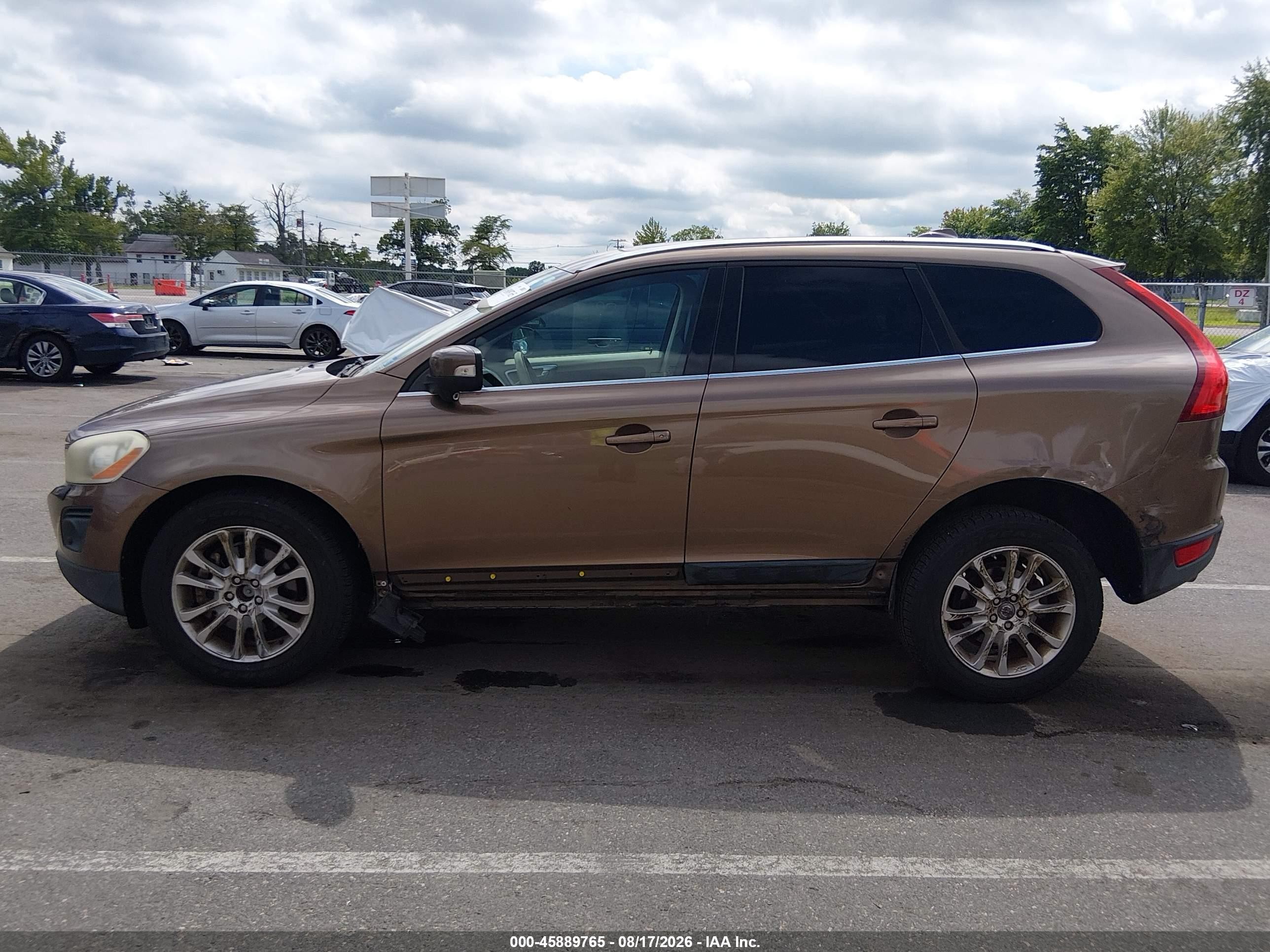 2010 Volvo Xc60 T6/t6 R-design Brown vin: YV4992DZ3A2019579