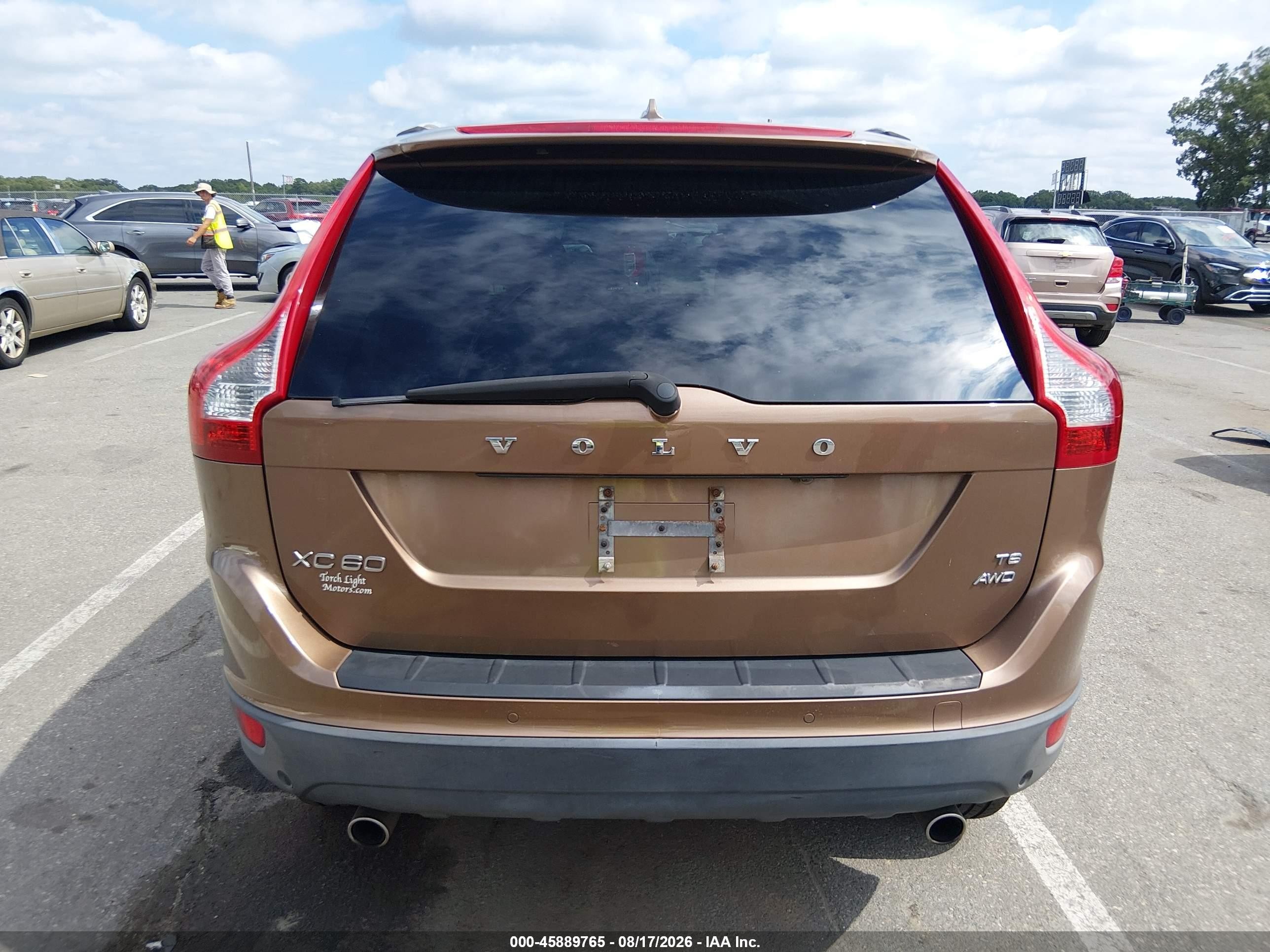 2010 Volvo Xc60 T6/t6 R-design Brown vin: YV4992DZ3A2019579