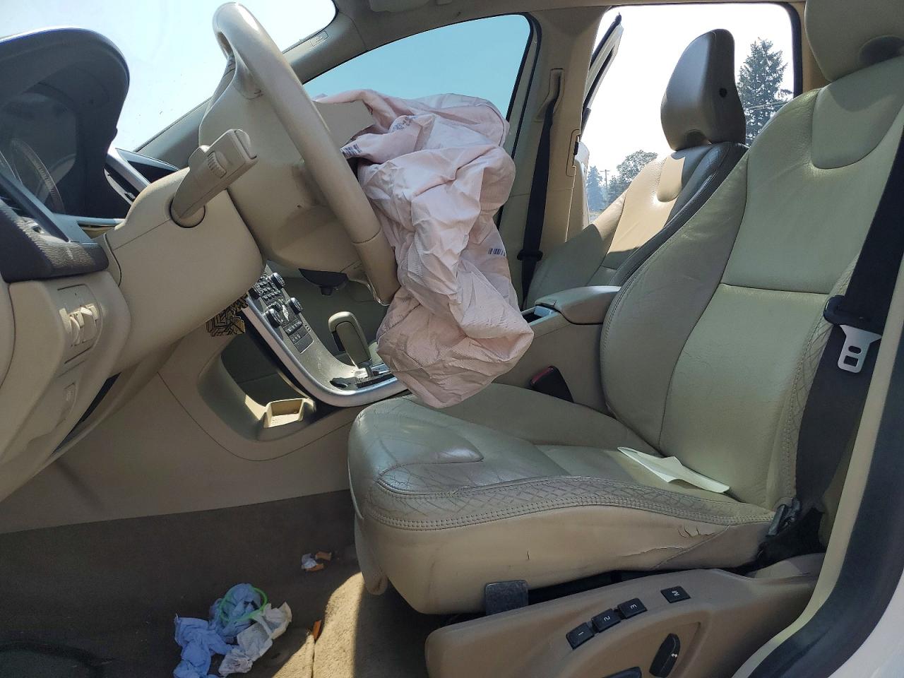 2010 Volvo Xc60 T6 White vin: YV4992DZ4A2029280
