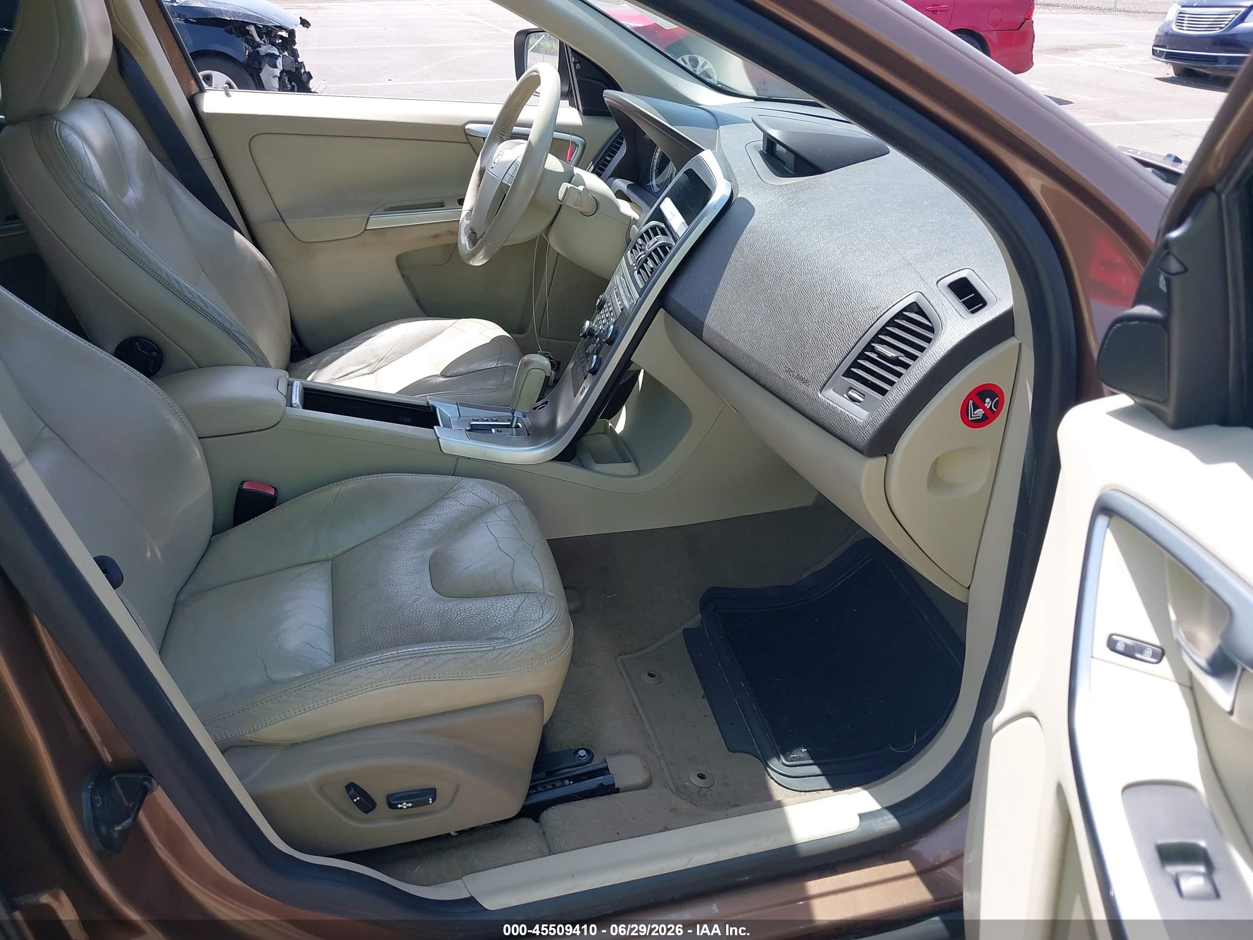 2010 Volvo Xc60 T6/t6 R-design Brown vin: YV4992DZ4A2127001