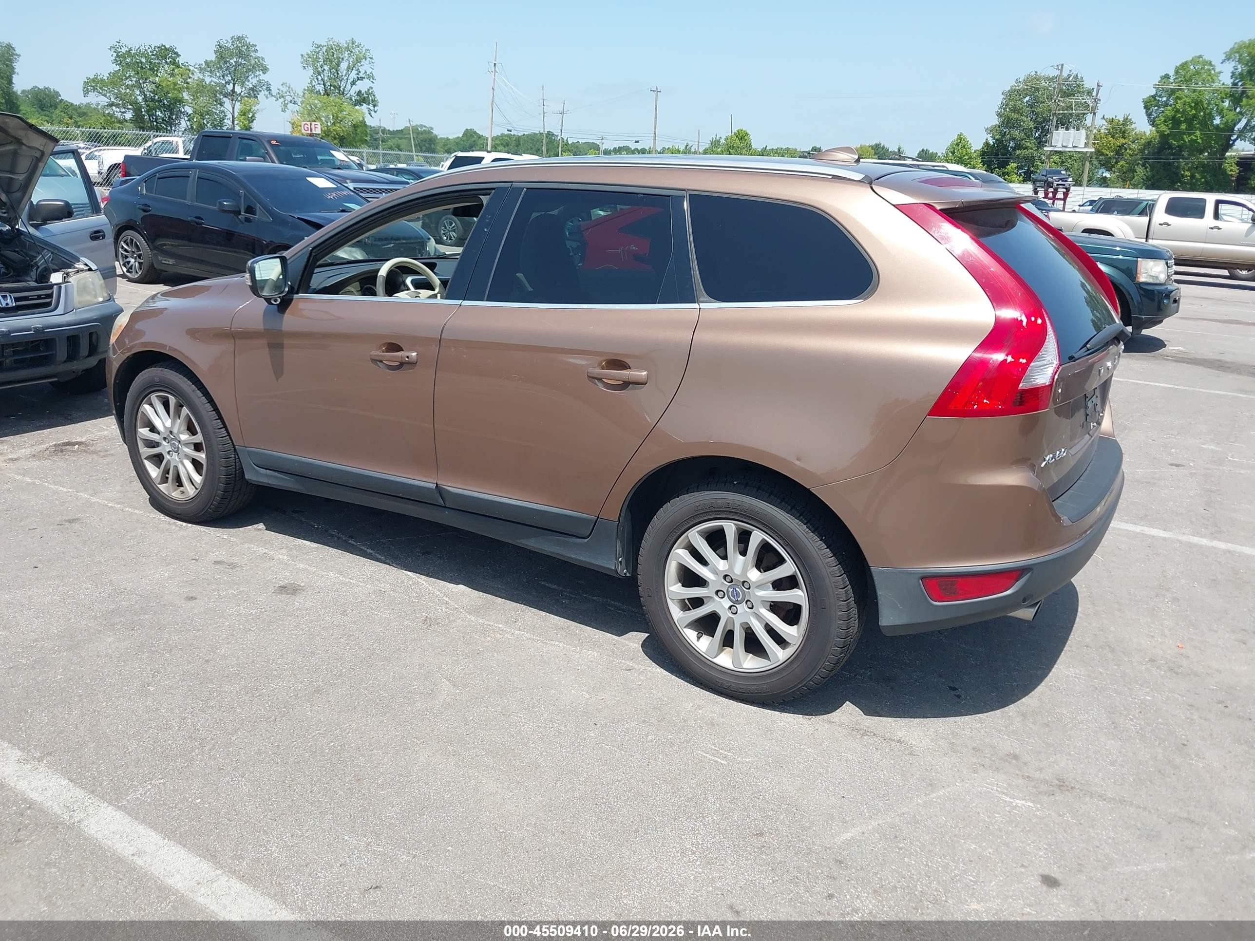 2010 Volvo Xc60 T6/t6 R-design Brown vin: YV4992DZ4A2127001