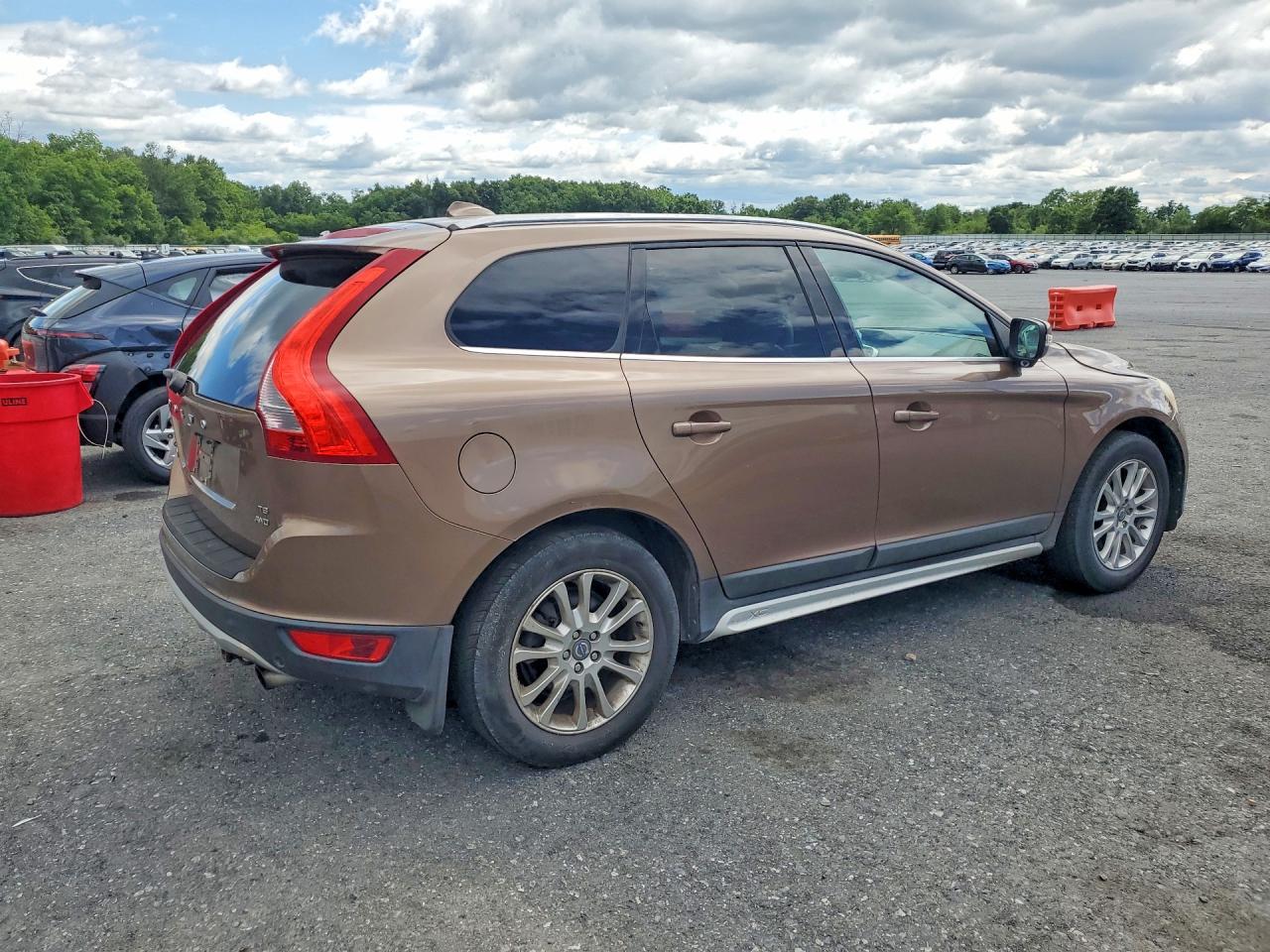 2010 Volvo Xc60 T6 Tan vin: YV4992DZ5A2074082
