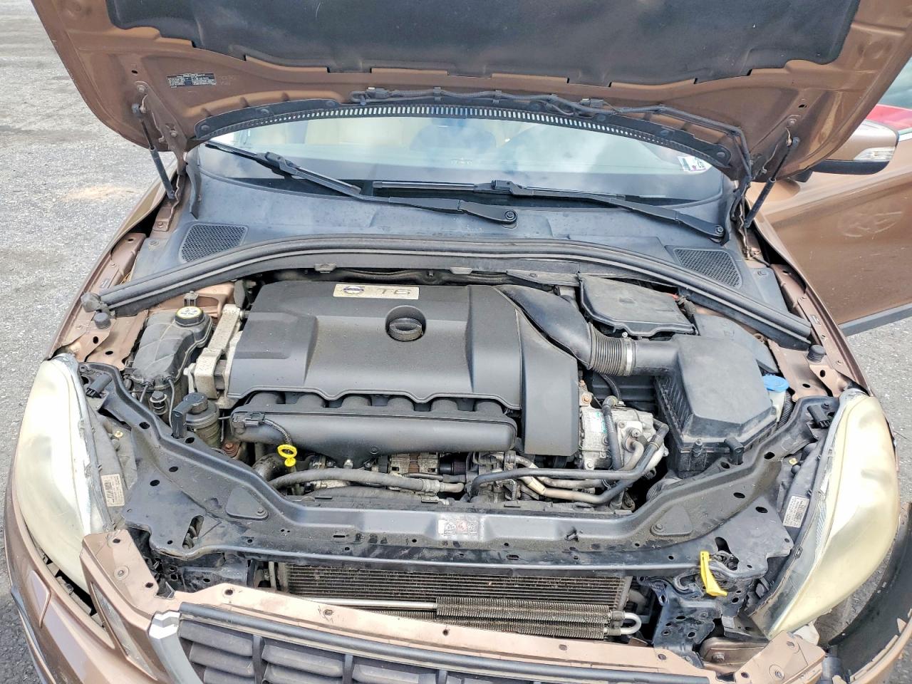 2010 Volvo Xc60 T6 Tan vin: YV4992DZ5A2074082