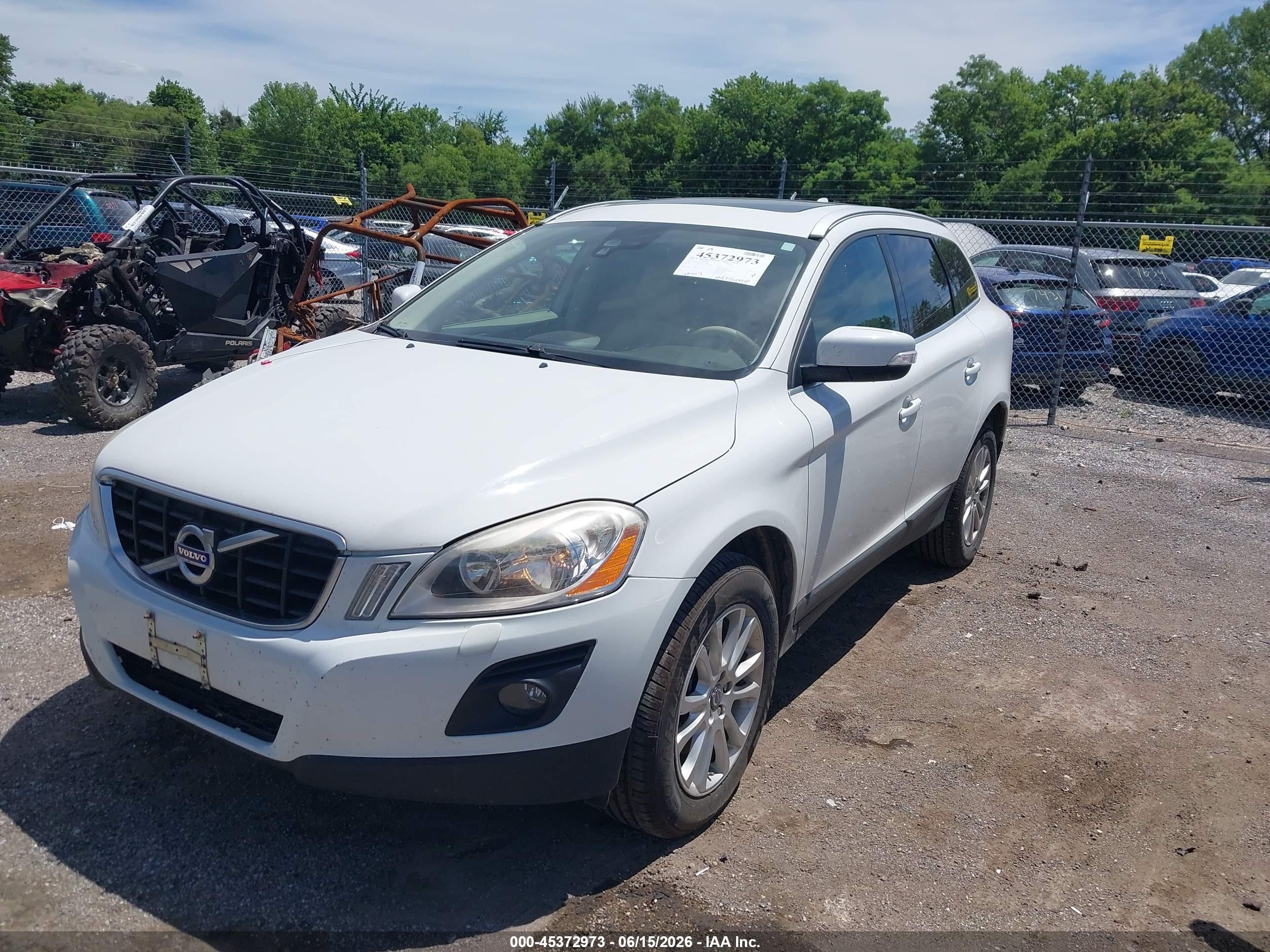 2010 Volvo Xc60 T6/t6 R-design White vin: YV4992DZ7A2027460