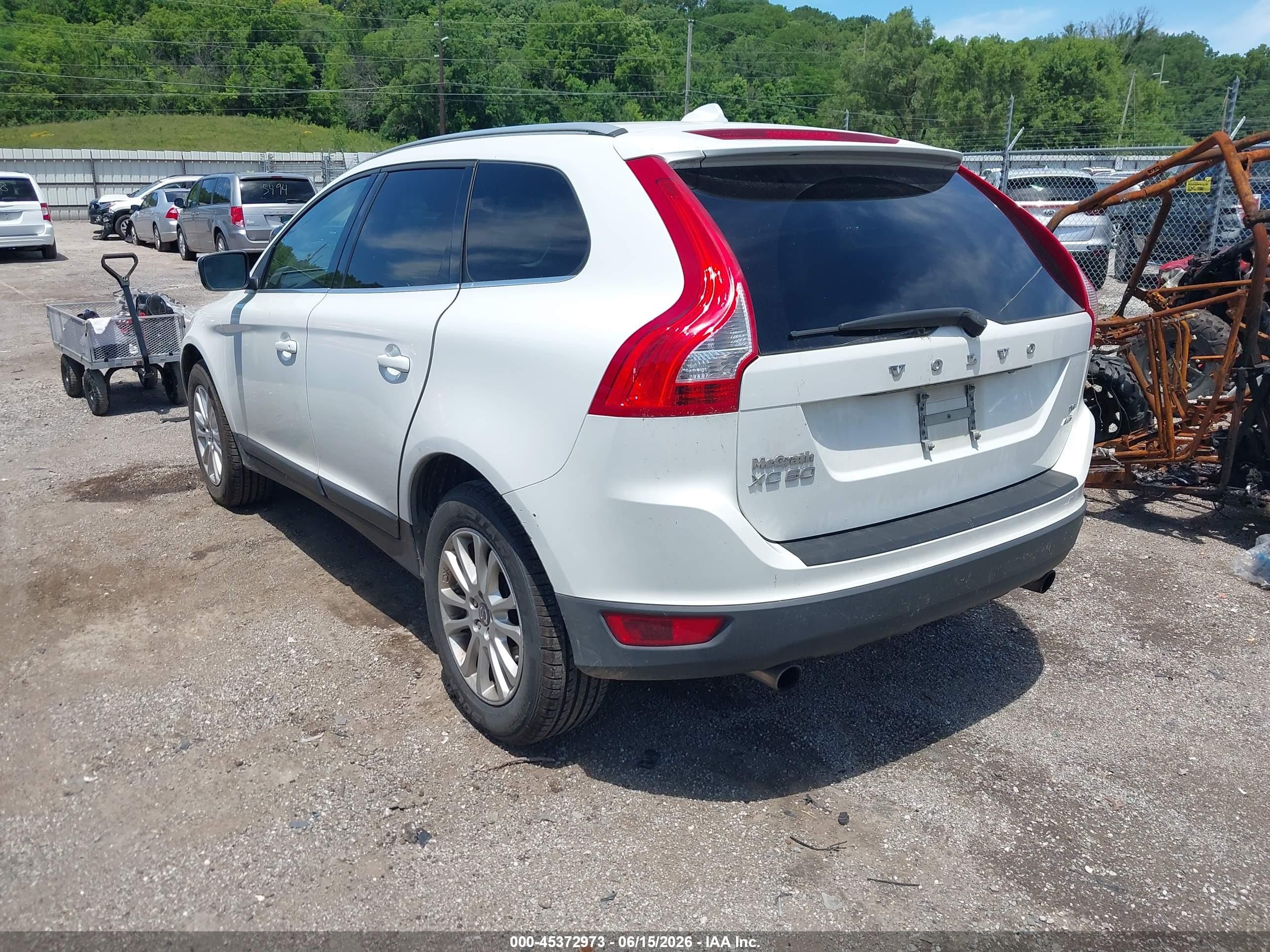 2010 Volvo Xc60 T6/t6 R-design White vin: YV4992DZ7A2027460