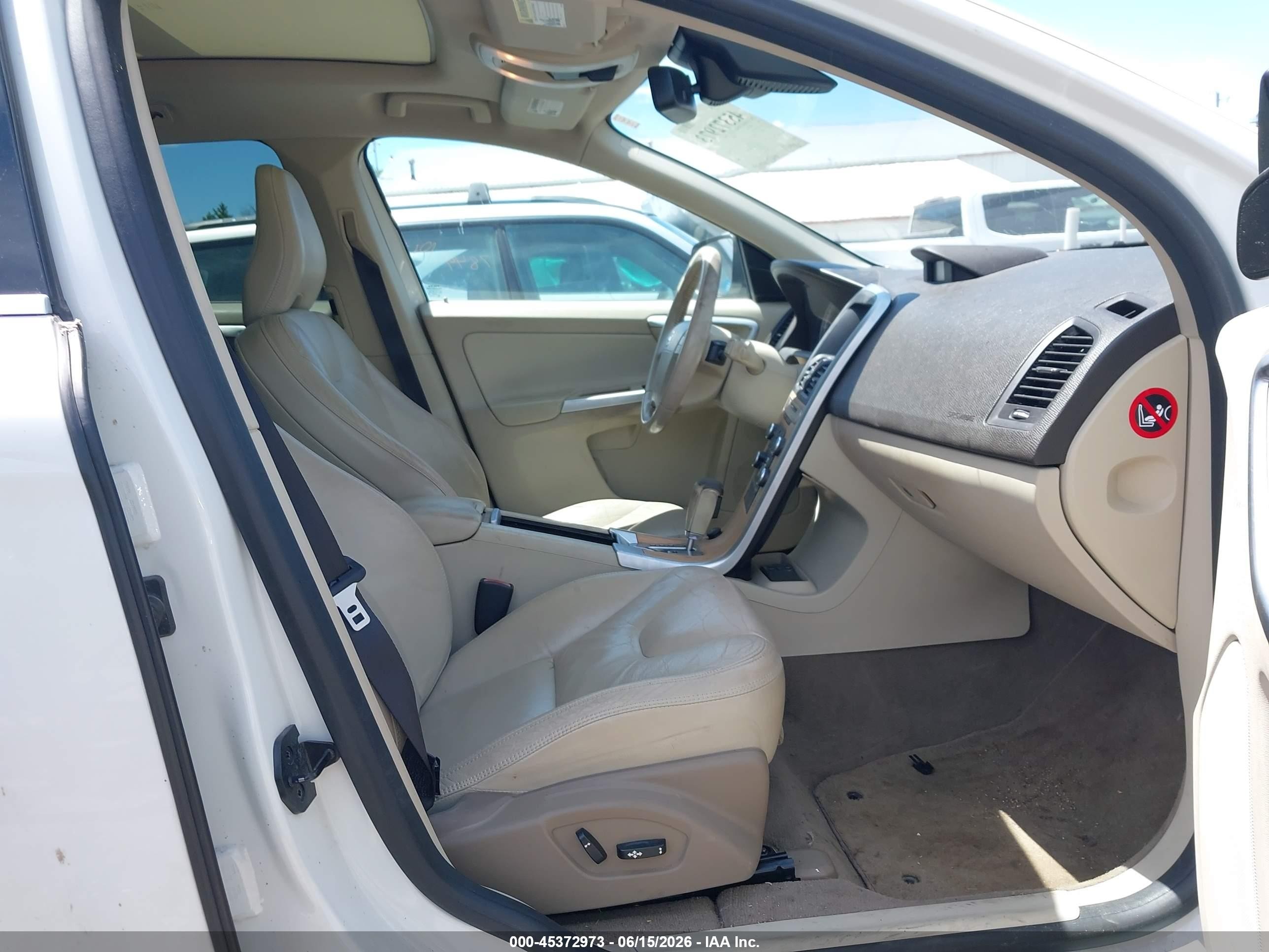 2010 Volvo Xc60 T6/t6 R-design White vin: YV4992DZ7A2027460