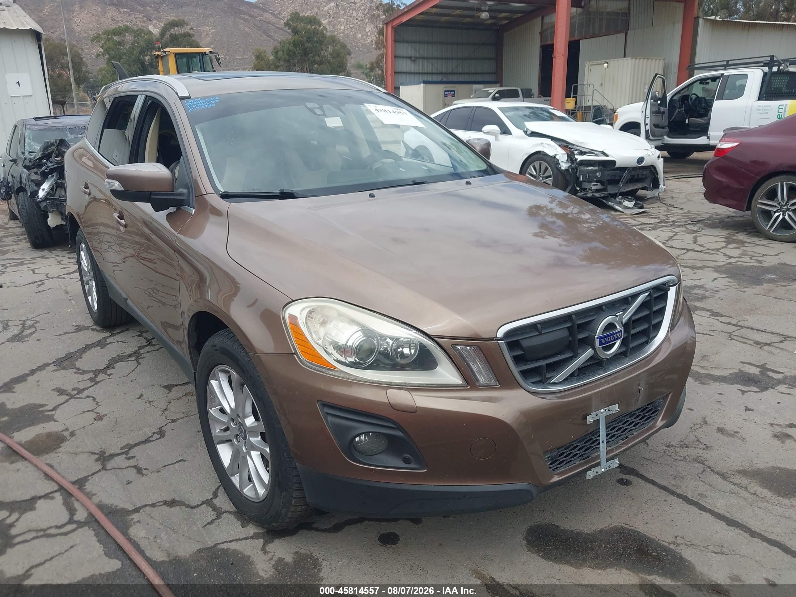 2010 Volvo Xc60 T6/t6 R-design Brown vin: YV4992DZ7A2035221