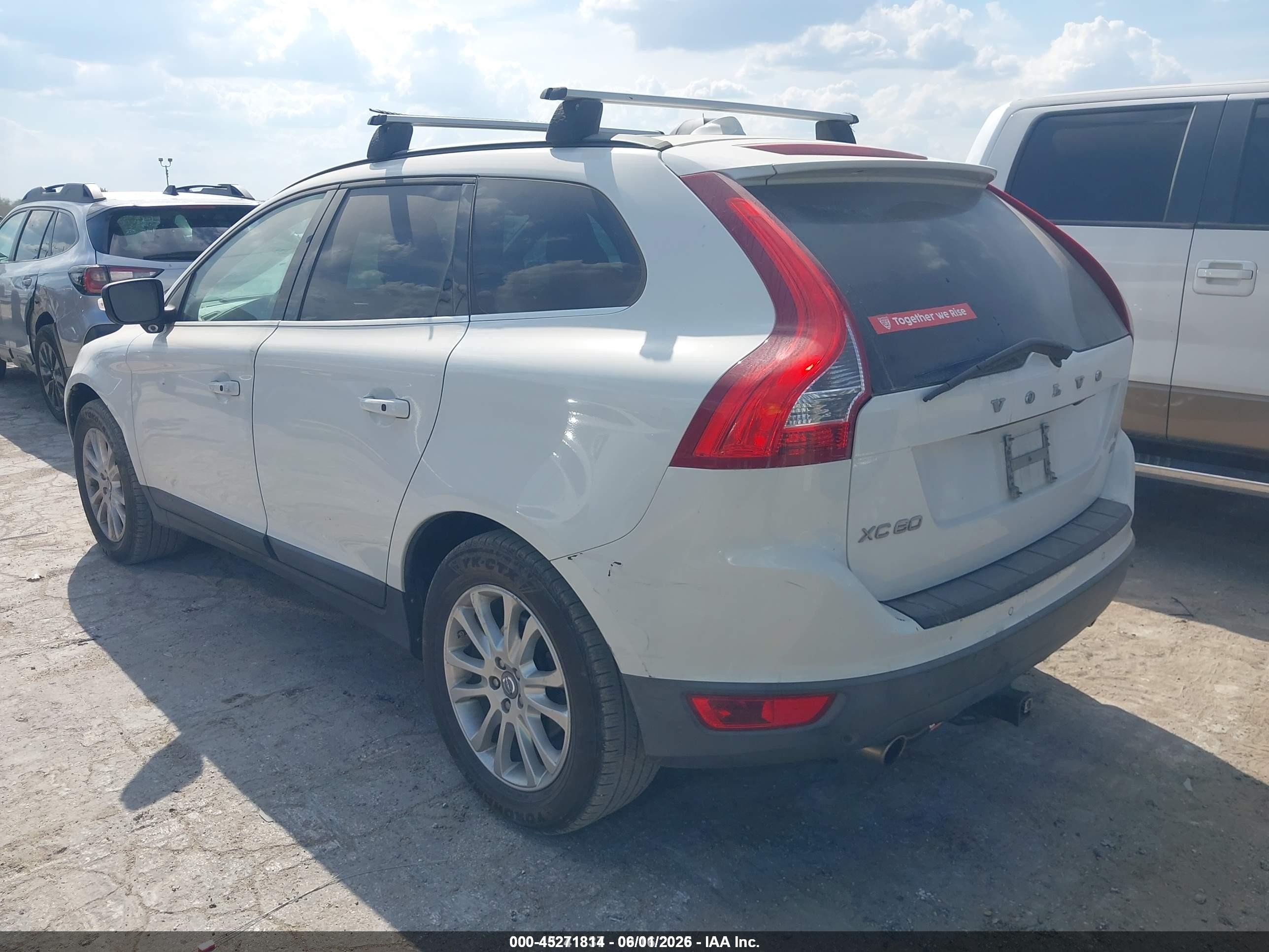 2010 Volvo Xc60 T6/t6 R-design White vin: YV4992DZ8A2082337
