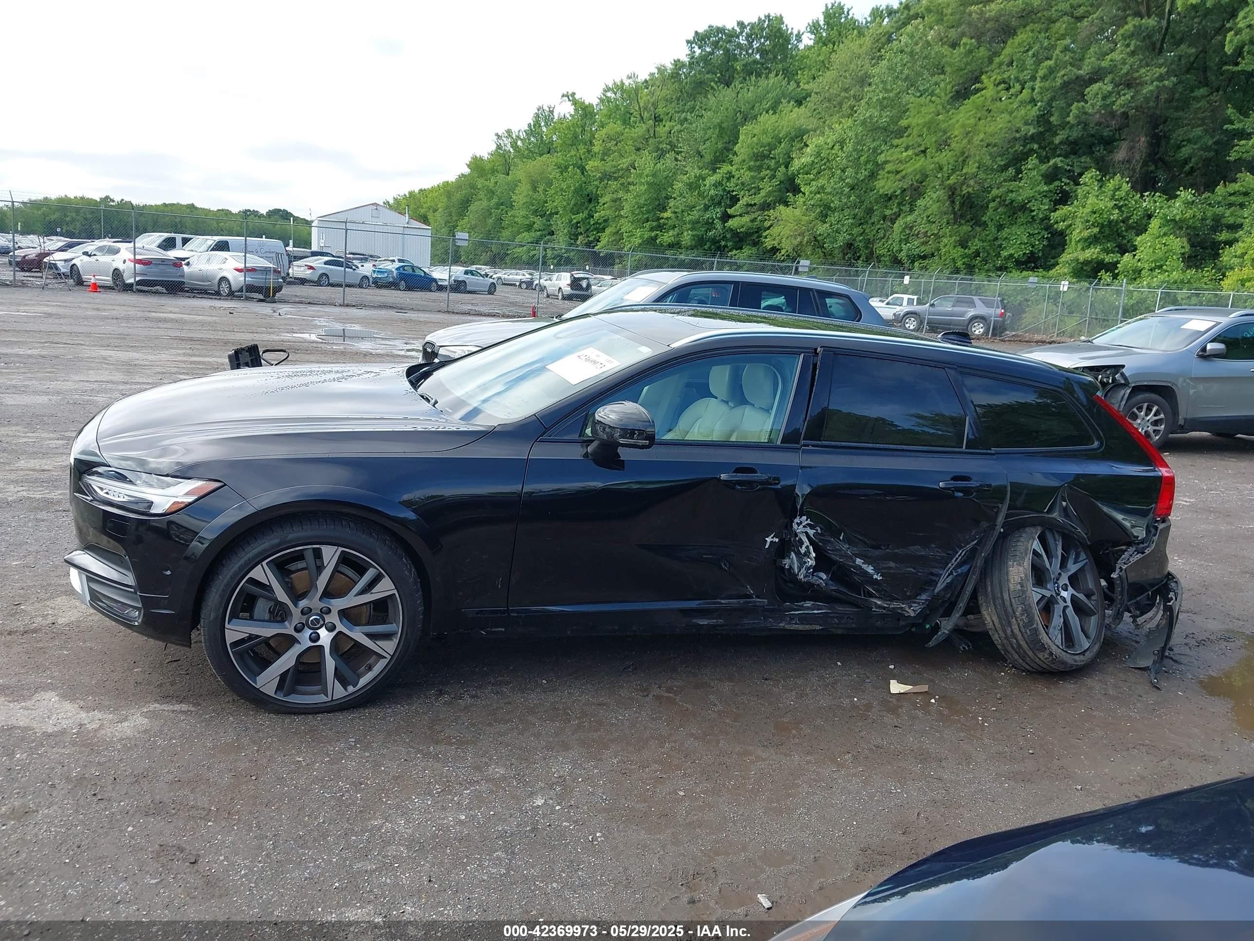 2017 Volvo V90 Cross Country T6 Black vin: YV4A22NL0H1006705