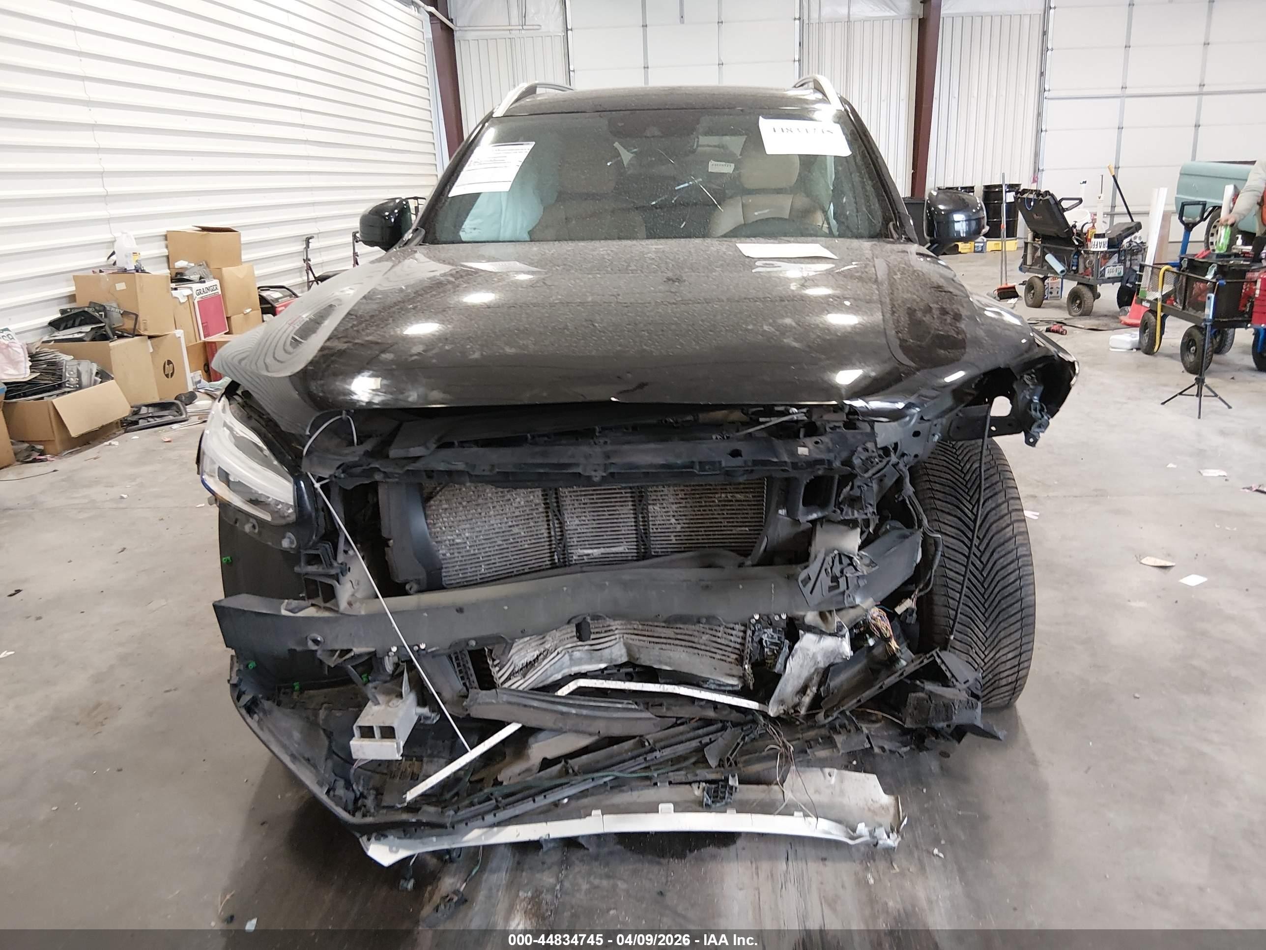 2018 Volvo Xc90 T6 Momentum Black vin: YV4A22PK2J1197070