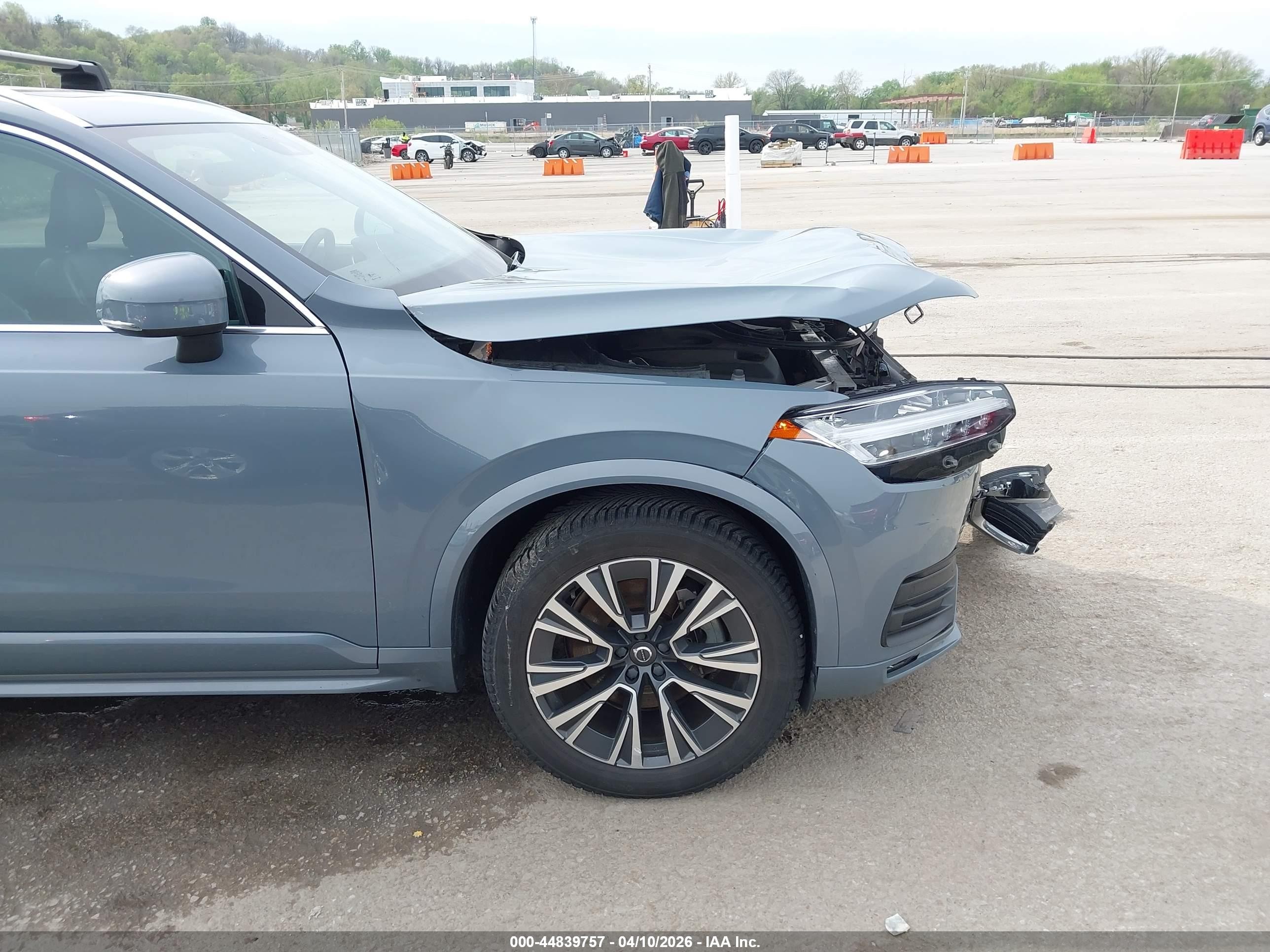 2020 Volvo Xc90 T6 Momentum 7 Passenger Blue vin: YV4A22PK2L1610270