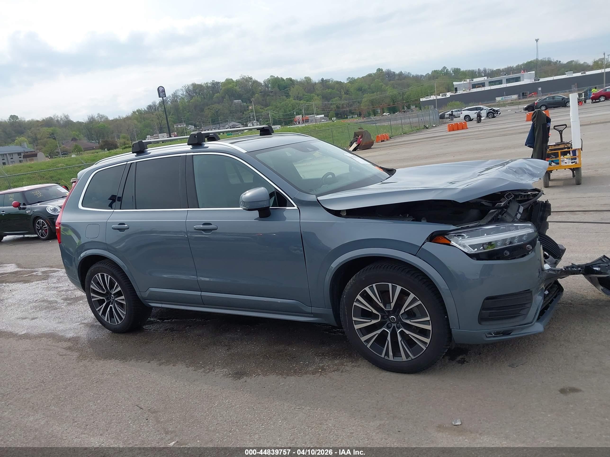 2020 Volvo Xc90 T6 Momentum 7 Passenger Blue vin: YV4A22PK2L1610270