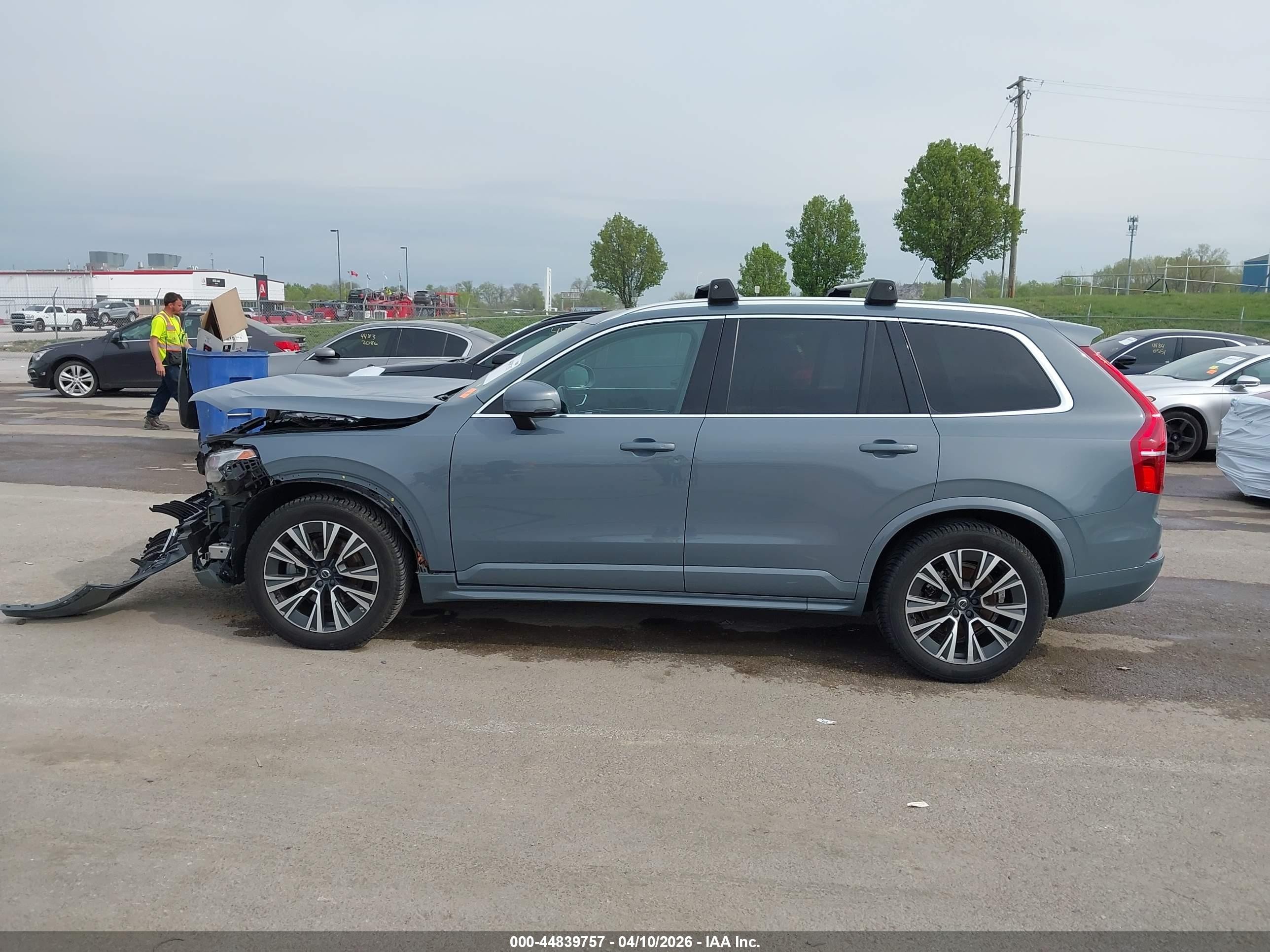 2020 Volvo Xc90 T6 Momentum 7 Passenger Blue vin: YV4A22PK2L1610270