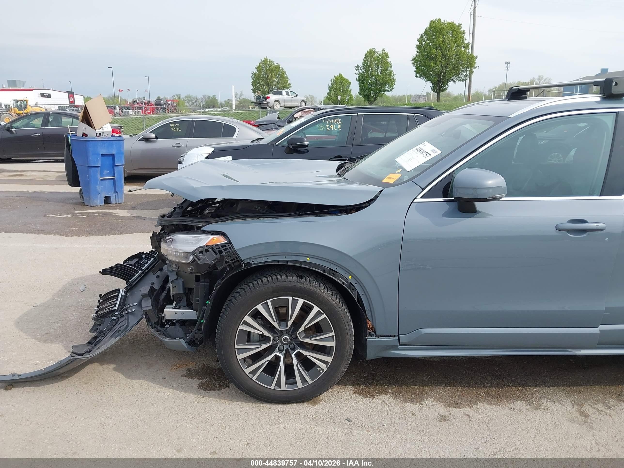 2020 Volvo Xc90 T6 Momentum 7 Passenger Blue vin: YV4A22PK2L1610270