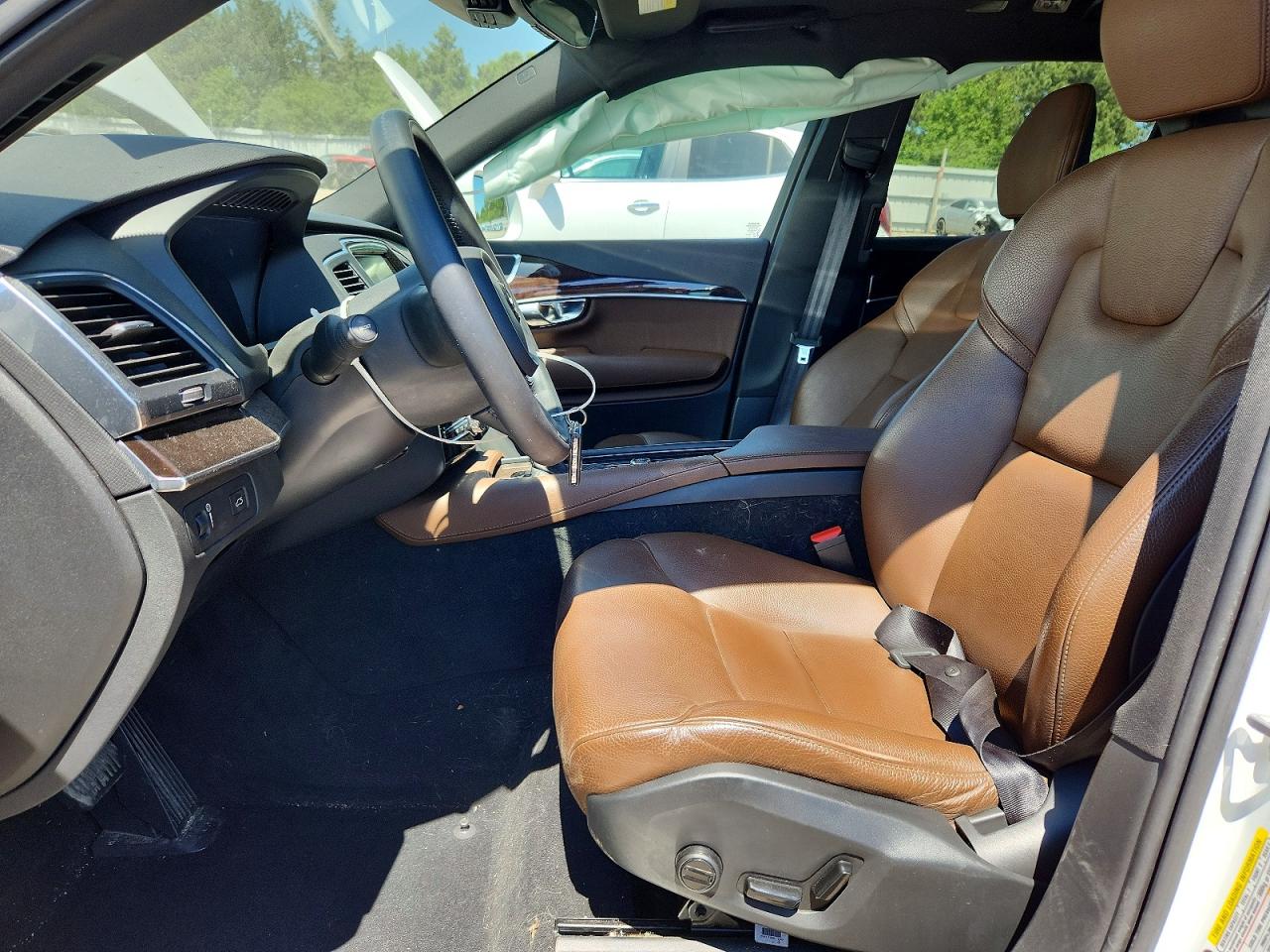 2019 Volvo Xc90 T6 Momentum White vin: YV4A22PK5K1422308
