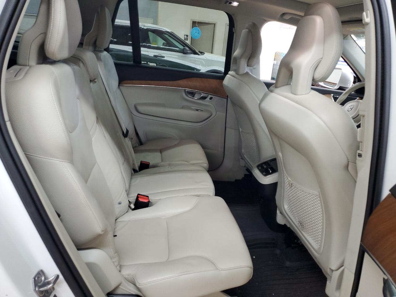 2021 Volvo Xc90 T6 Momentum Белый vin: YV4A22PK5M1772394